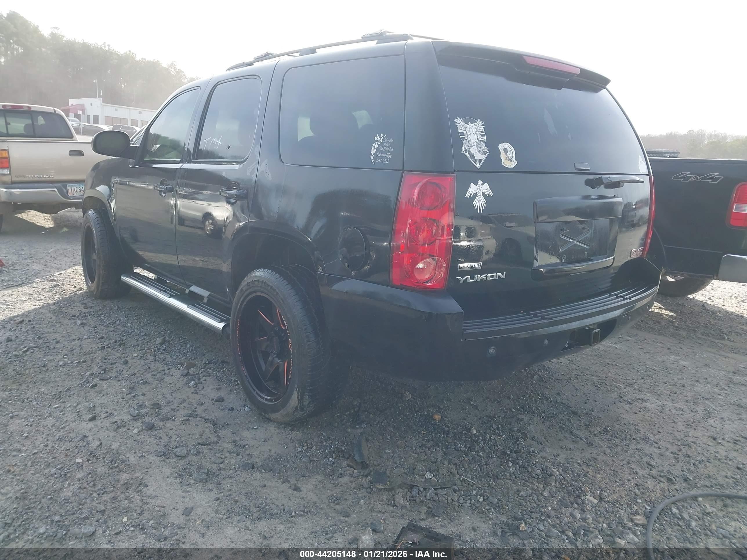 GMC YUKON image 3