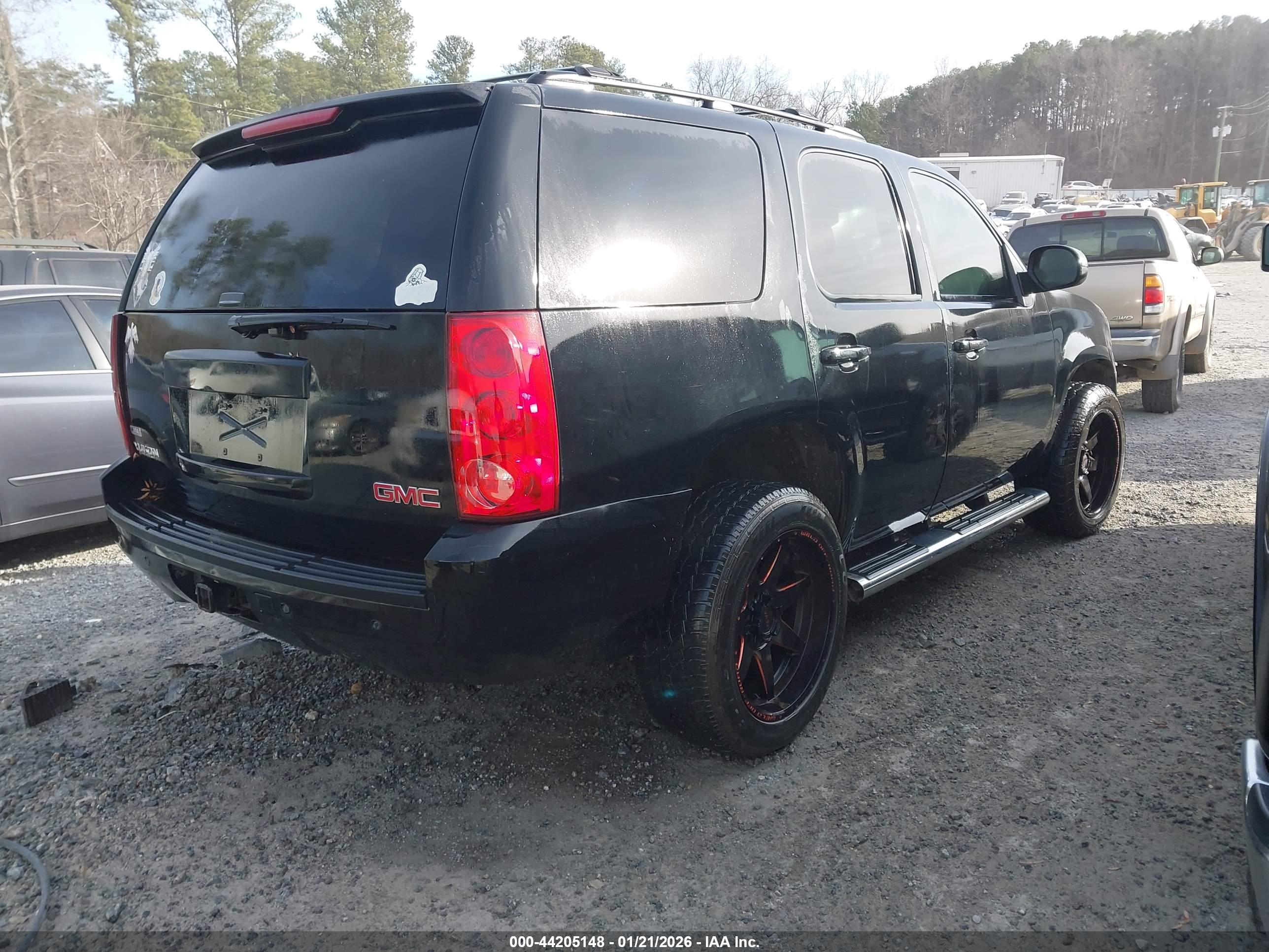 GMC YUKON image 4