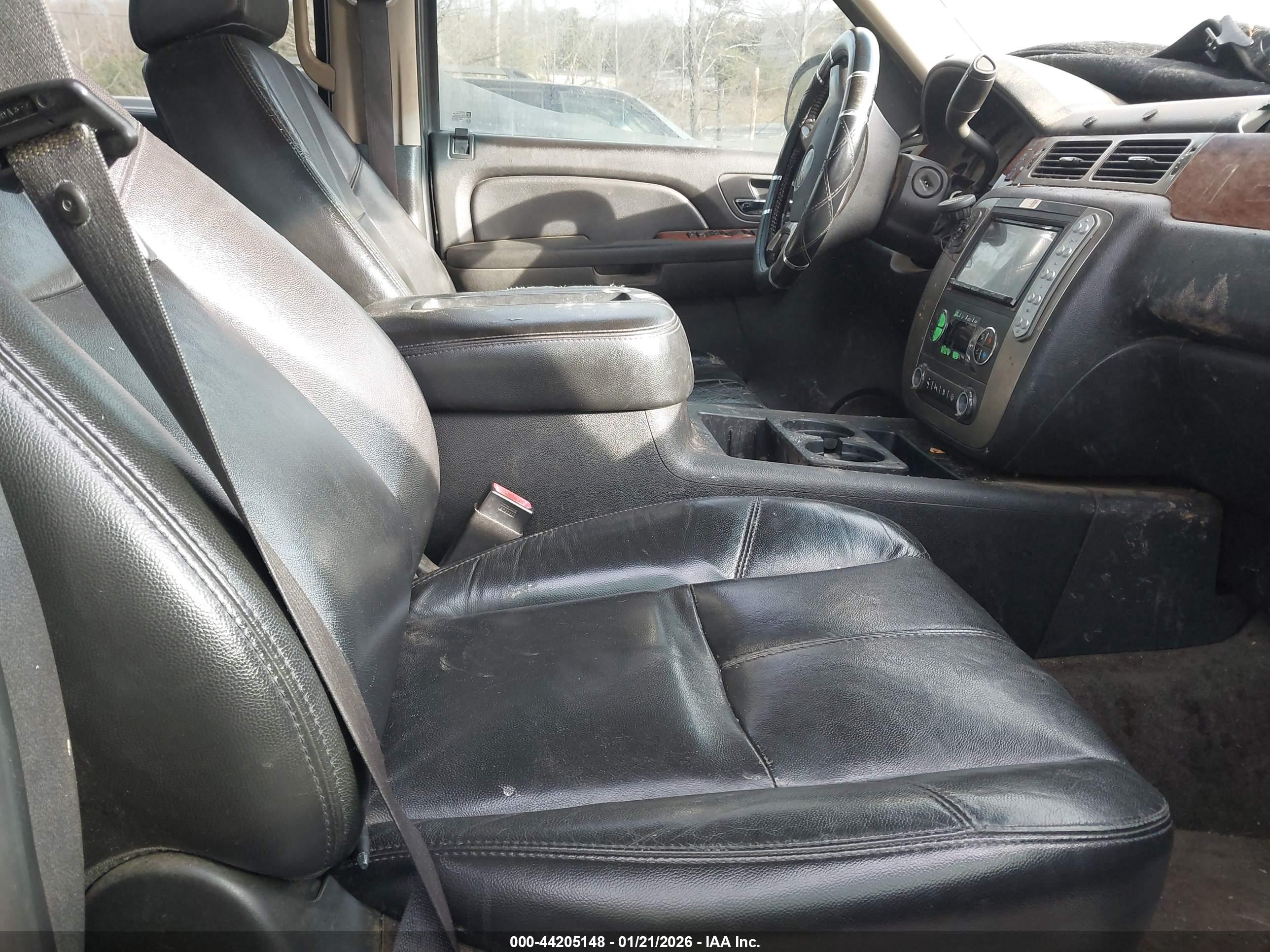 GMC YUKON image 5