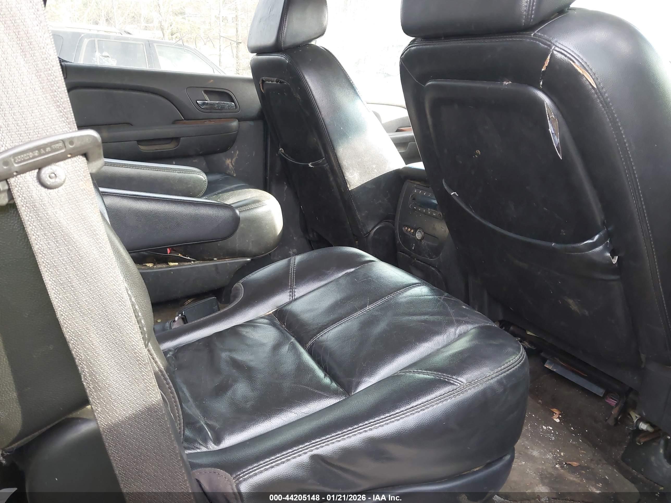 GMC YUKON image 8