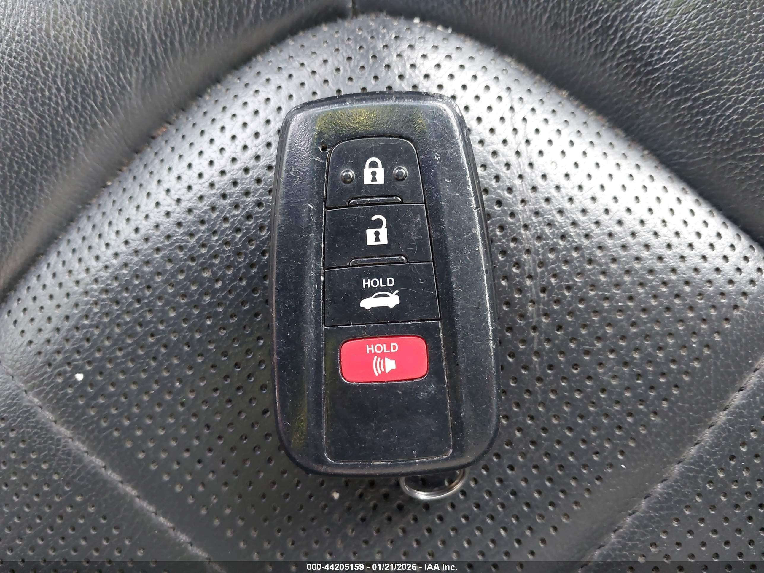 TOYOTA CAMRY image 11
