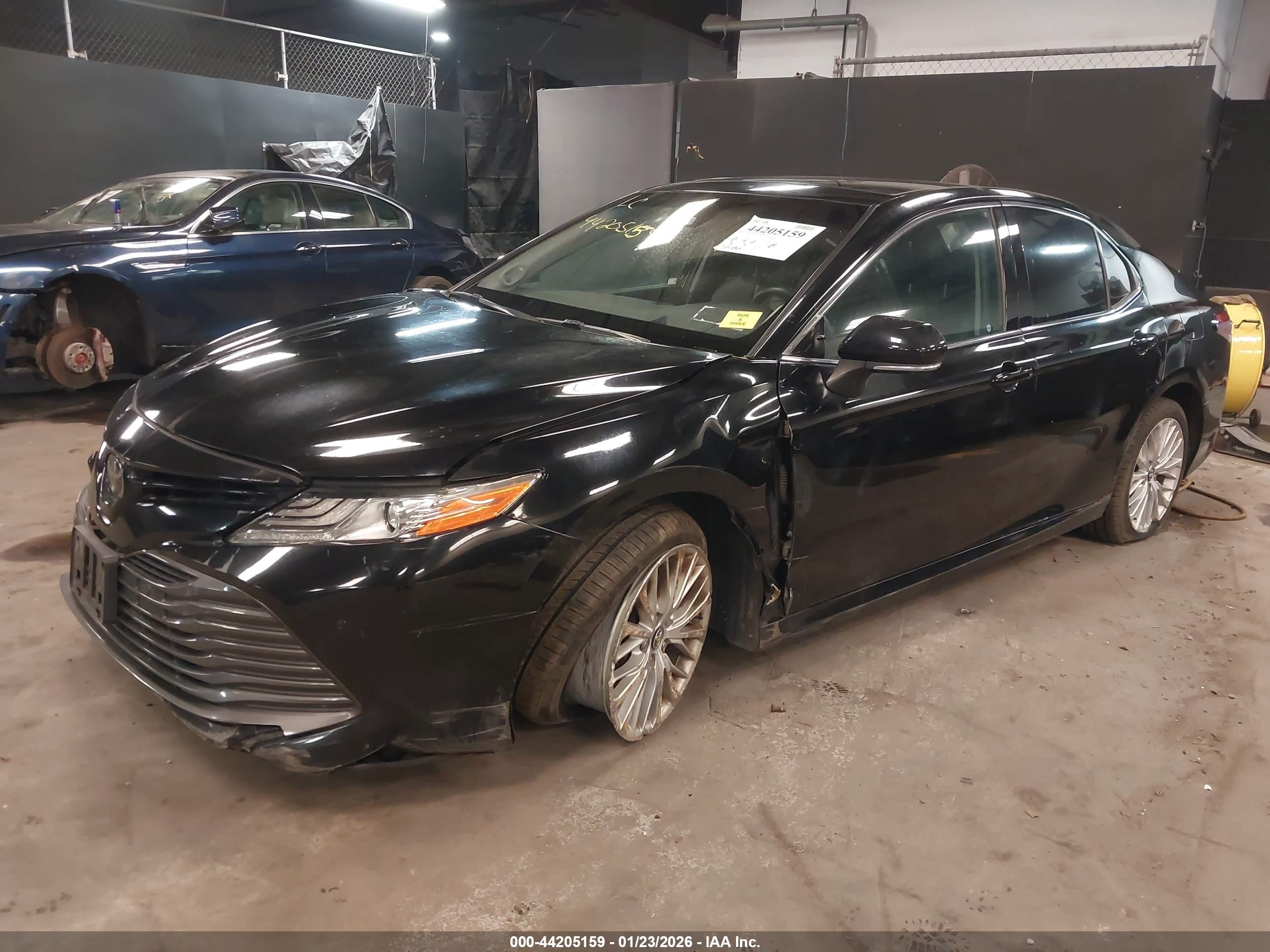 TOYOTA CAMRY image 2