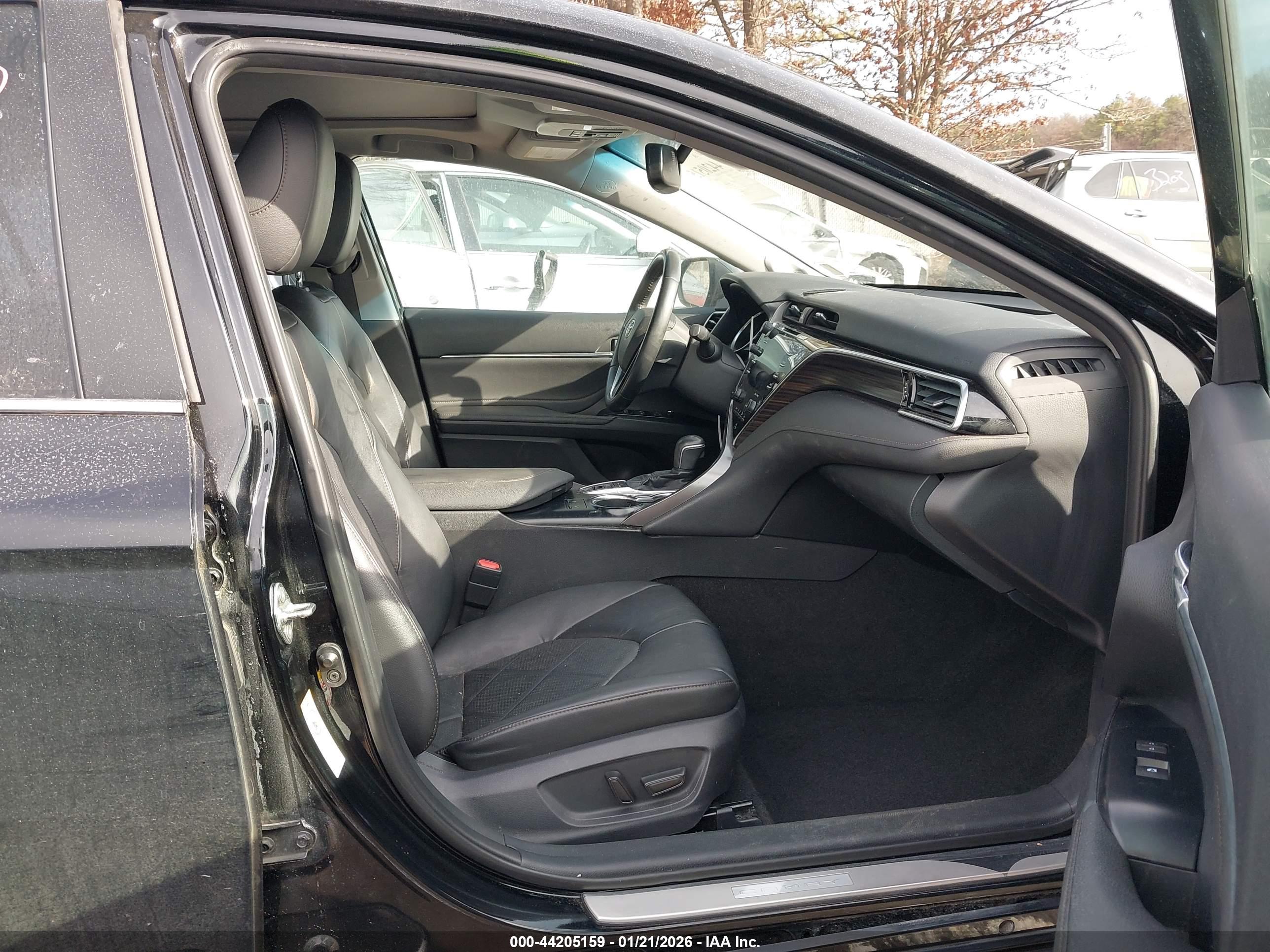 TOYOTA CAMRY image 5