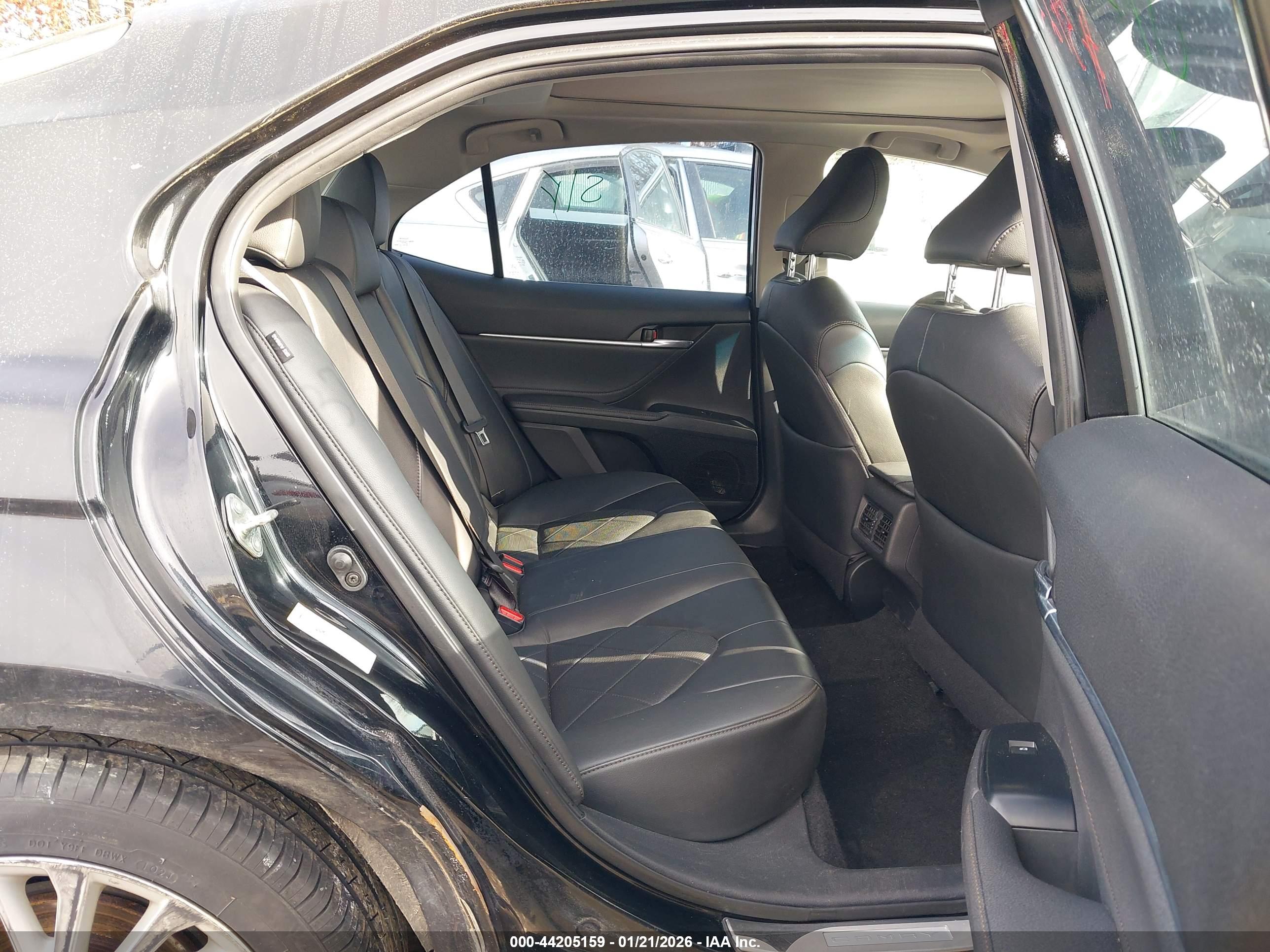 TOYOTA CAMRY image 8