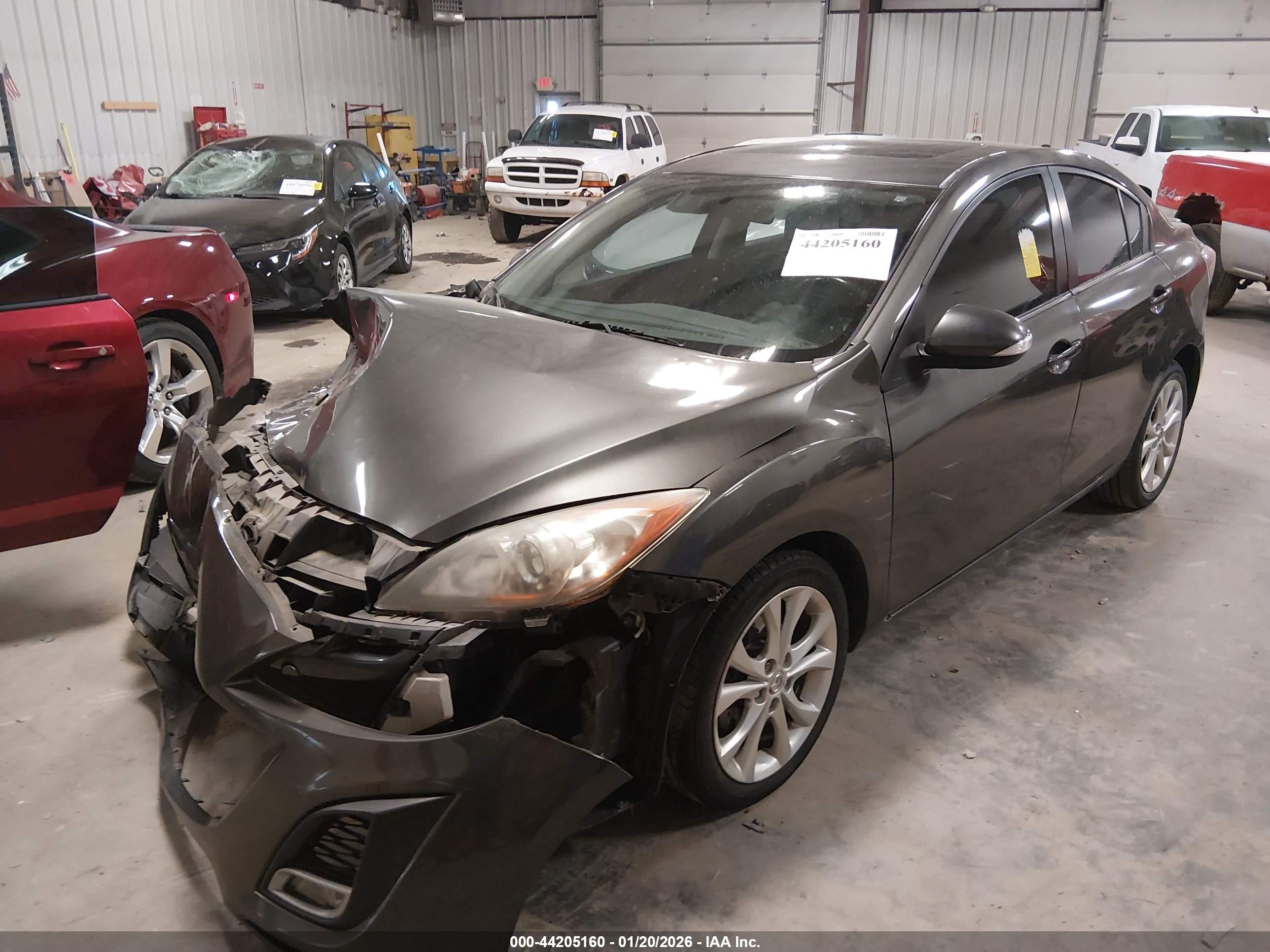 MAZDA MAZDA3 image 2