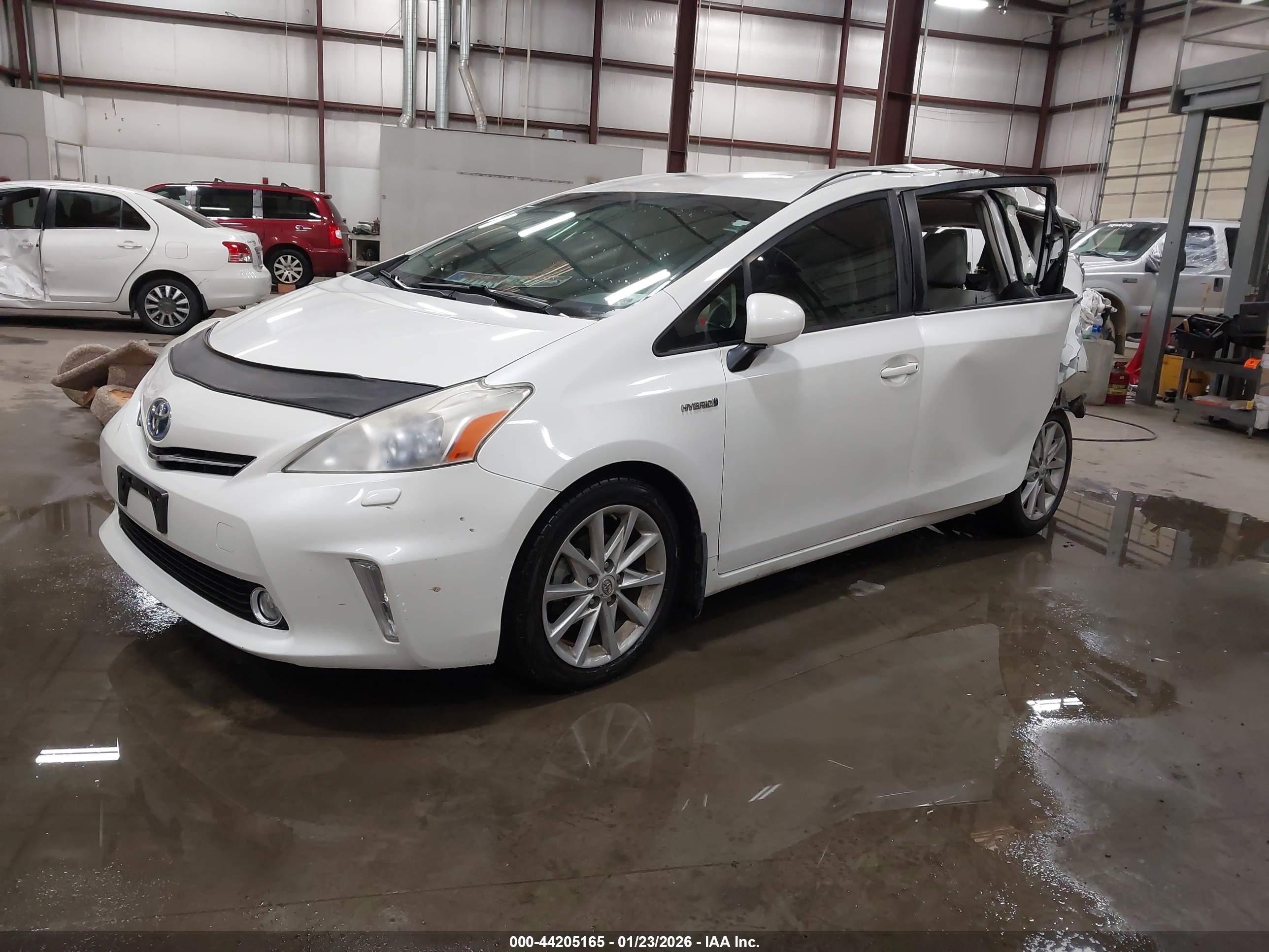 TOYOTA PRIUS image 2