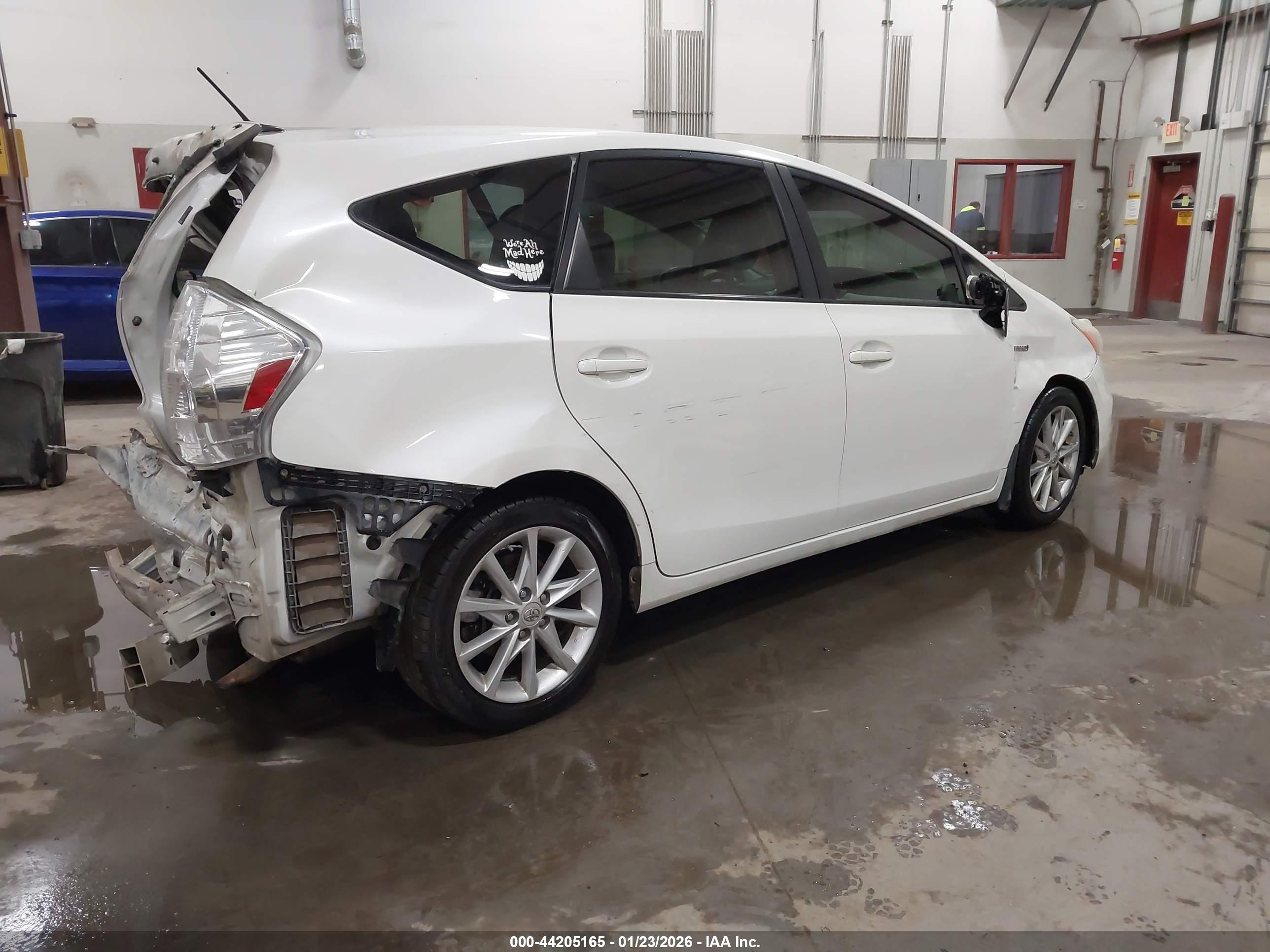 TOYOTA PRIUS image 4