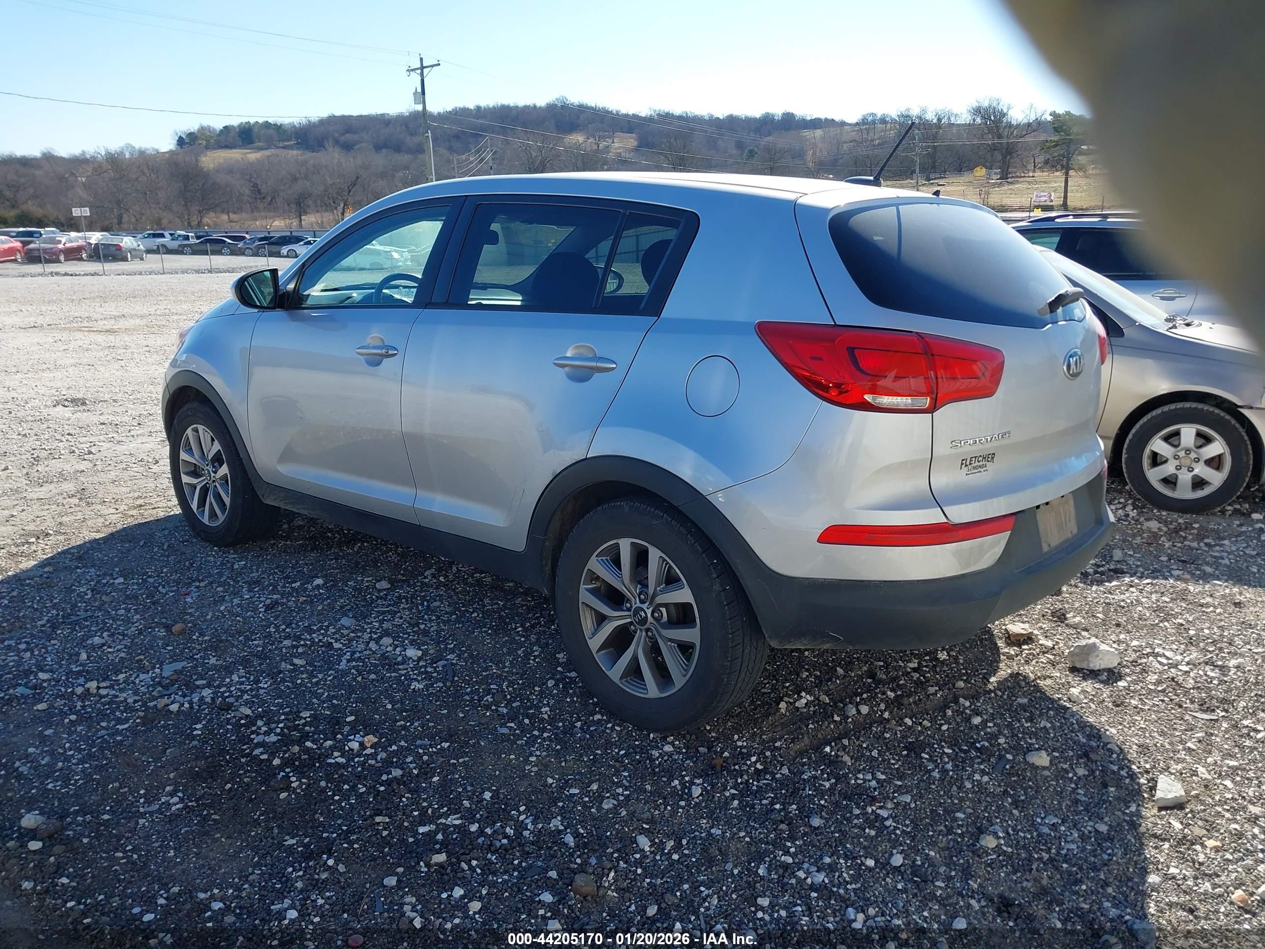 KIA SPORTAGE image 3