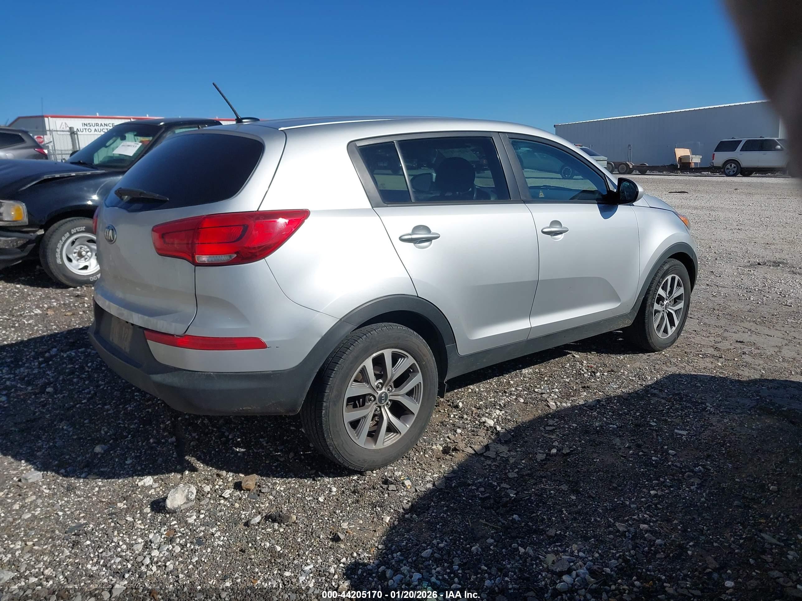 KIA SPORTAGE image 4