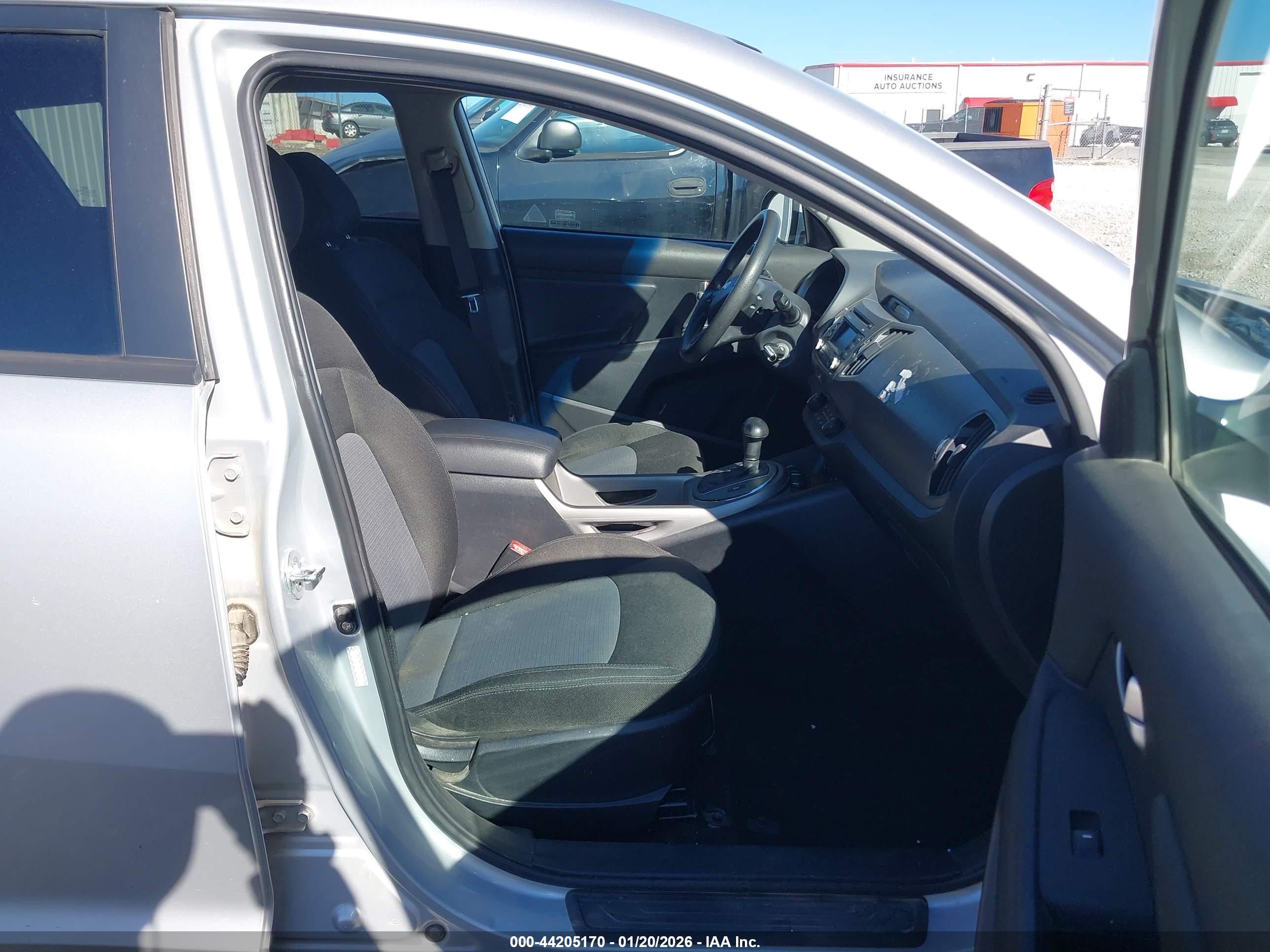 KIA SPORTAGE image 5