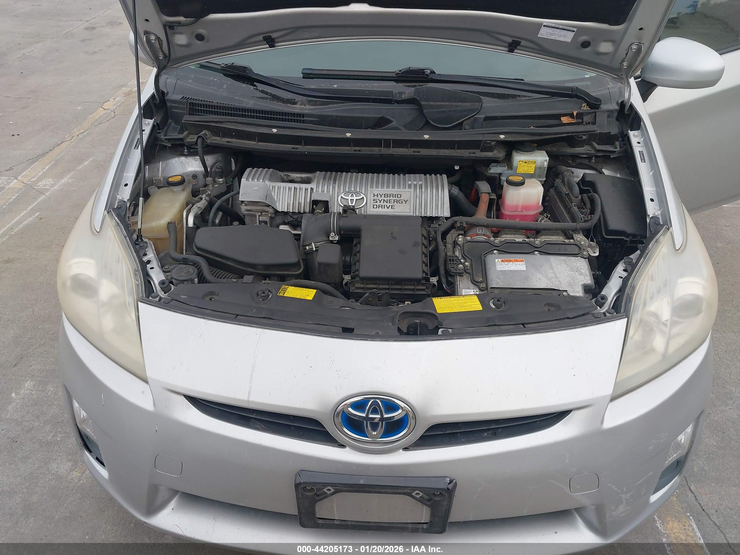 TOYOTA PRIUS image 10