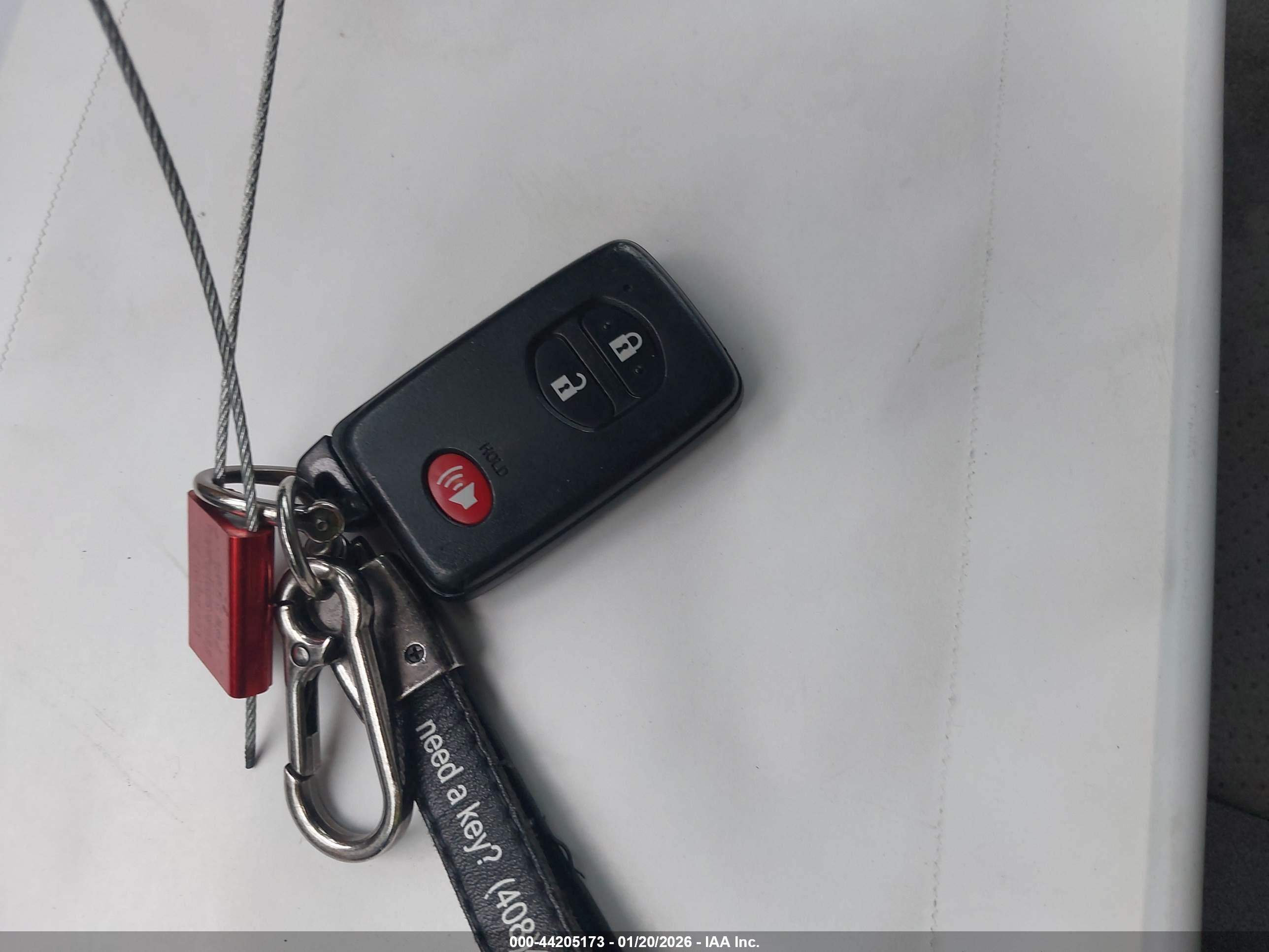 TOYOTA PRIUS image 11