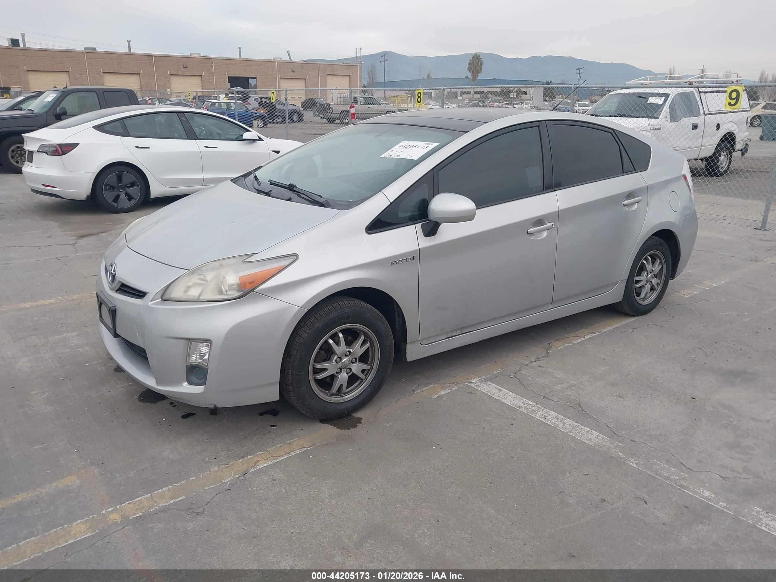 TOYOTA PRIUS image 2