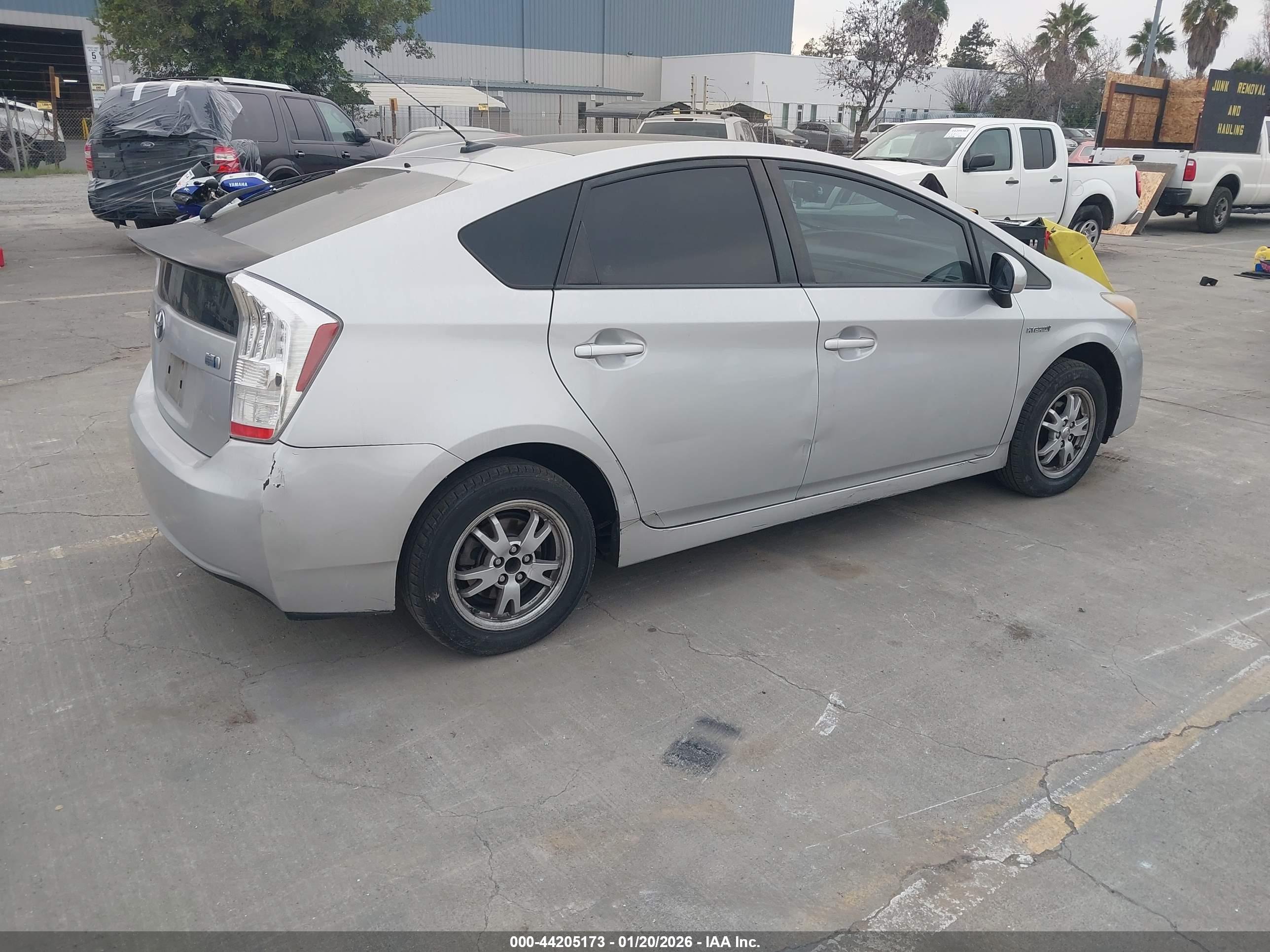 TOYOTA PRIUS image 4