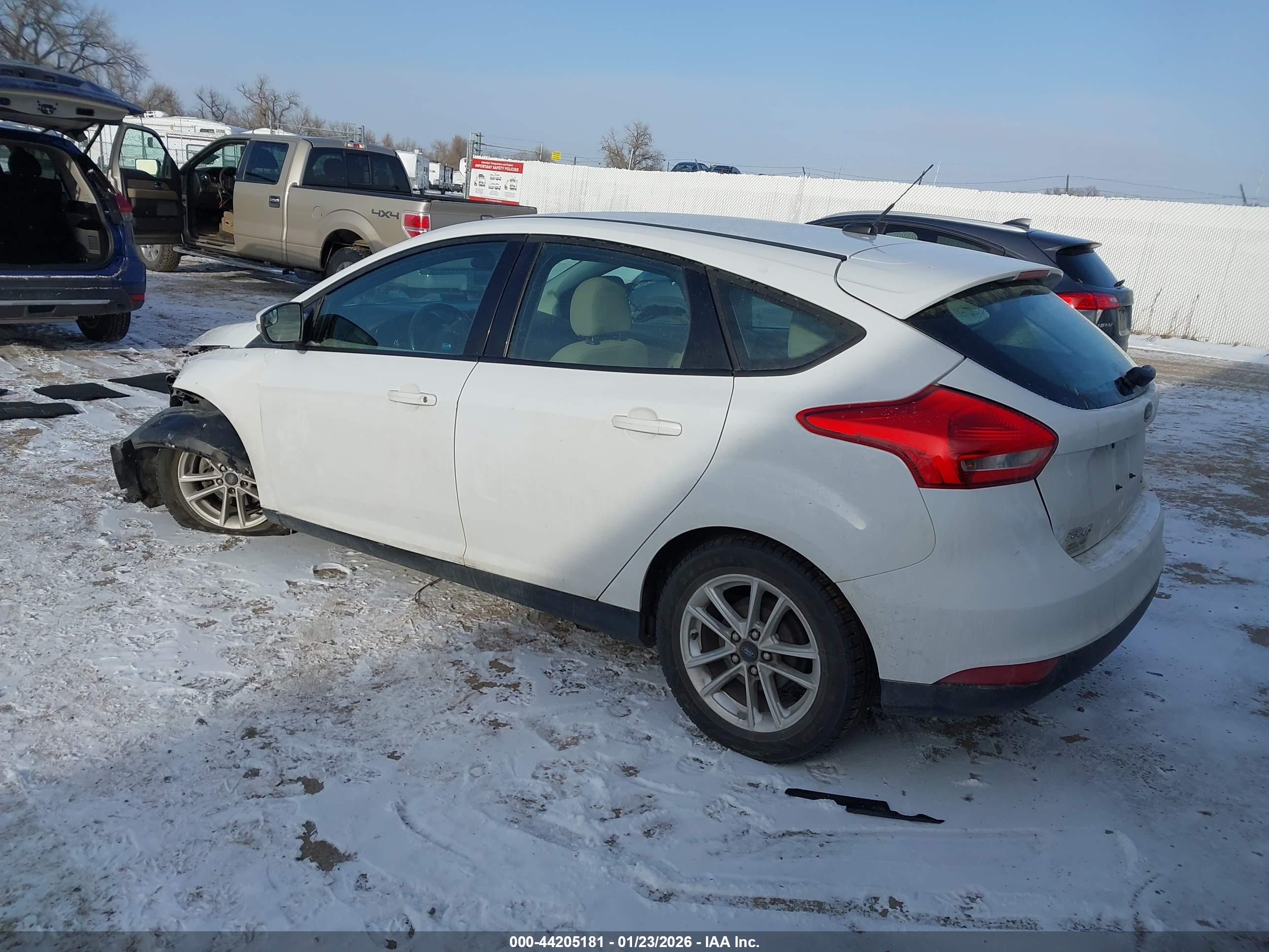 FORD FOCUS image 3