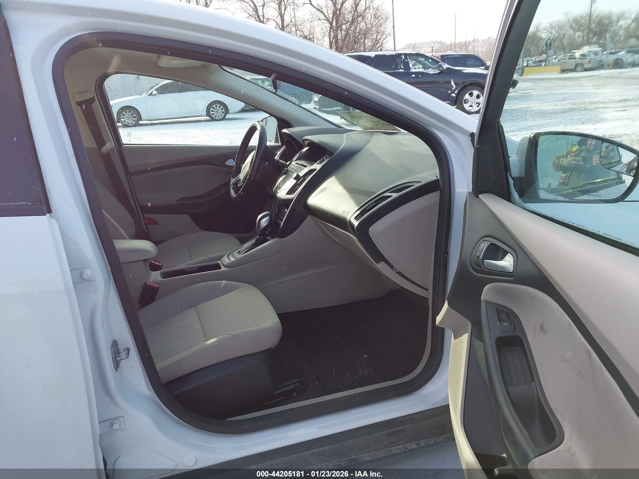 FORD FOCUS image 5
