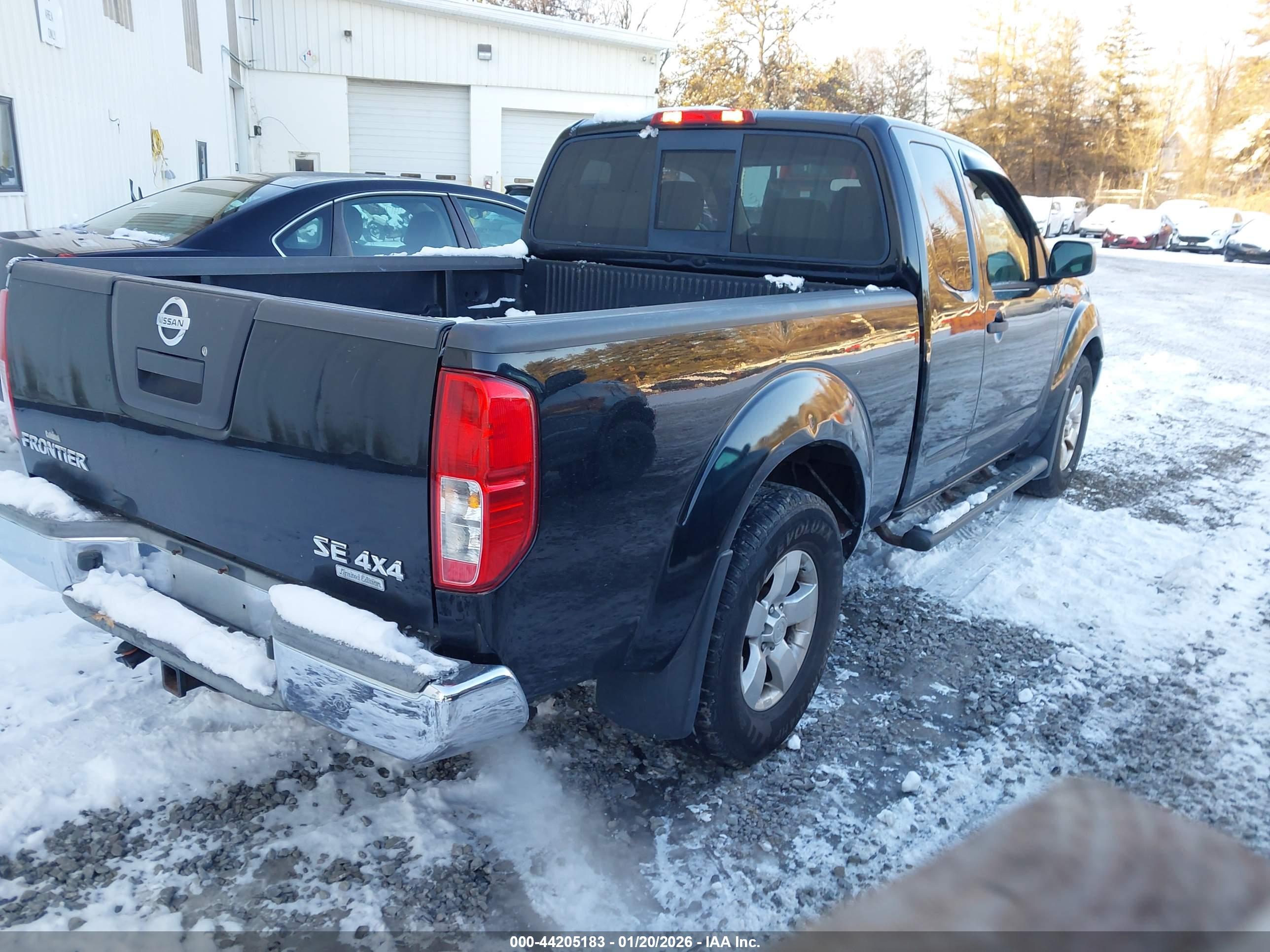 NISSAN FRONTIER image 4
