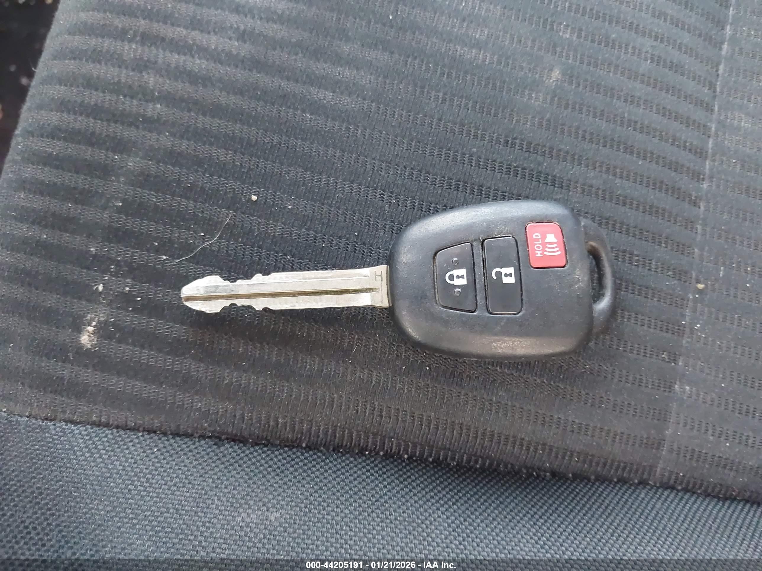 TOYOTA RAV4 image 11