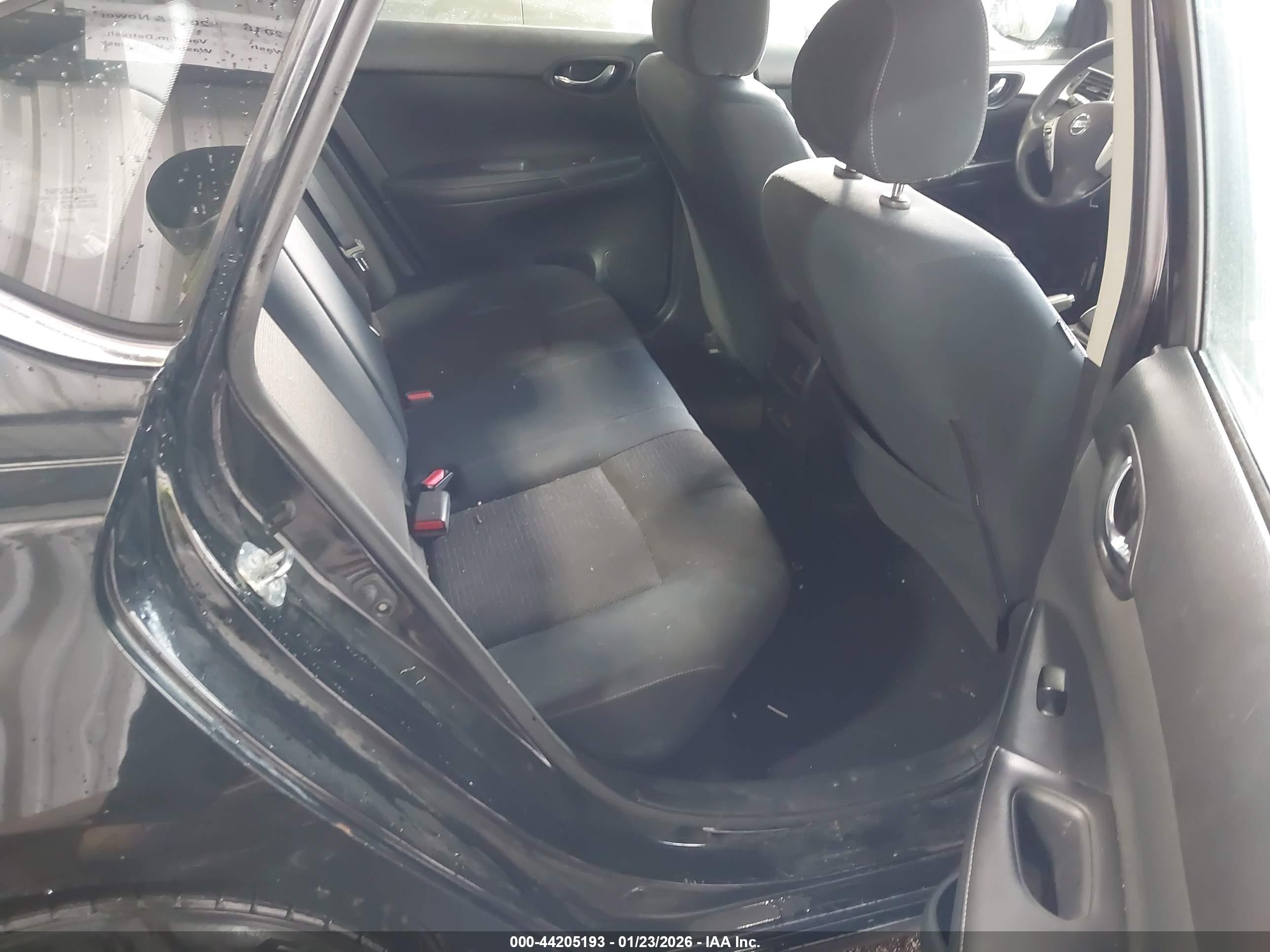 NISSAN SENTRA image 8