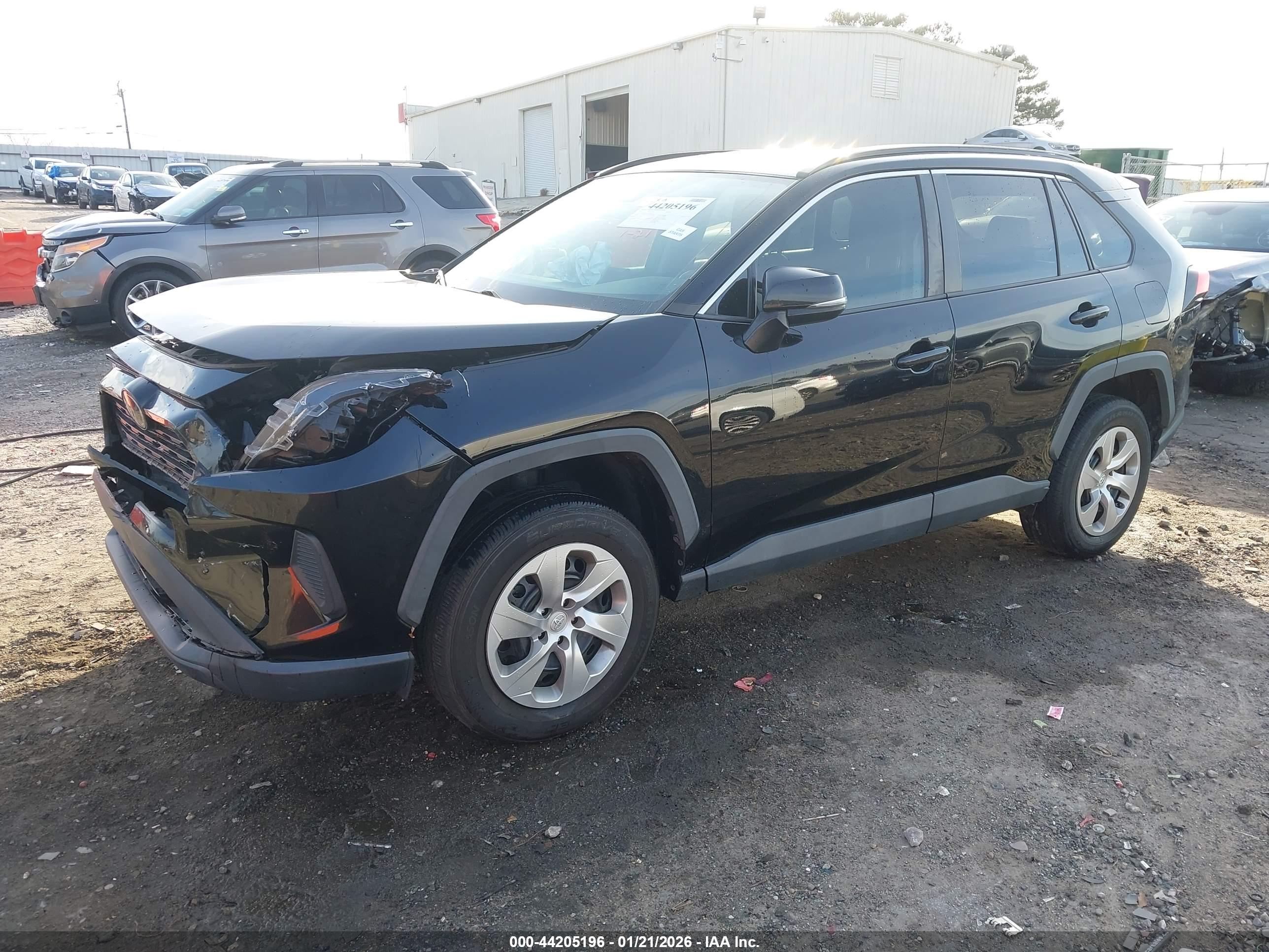 TOYOTA RAV4 image 2