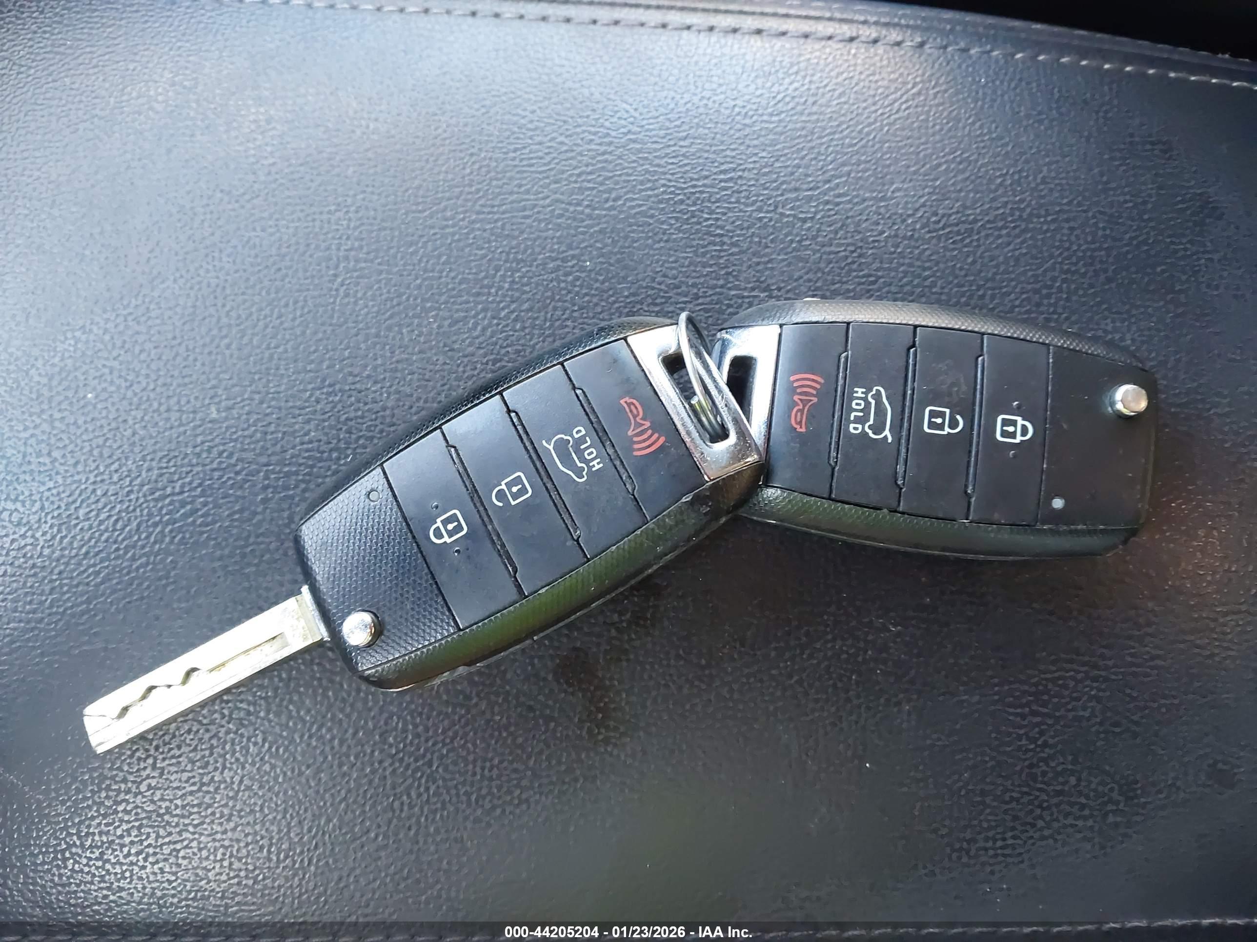 KIA SORENTO image 11