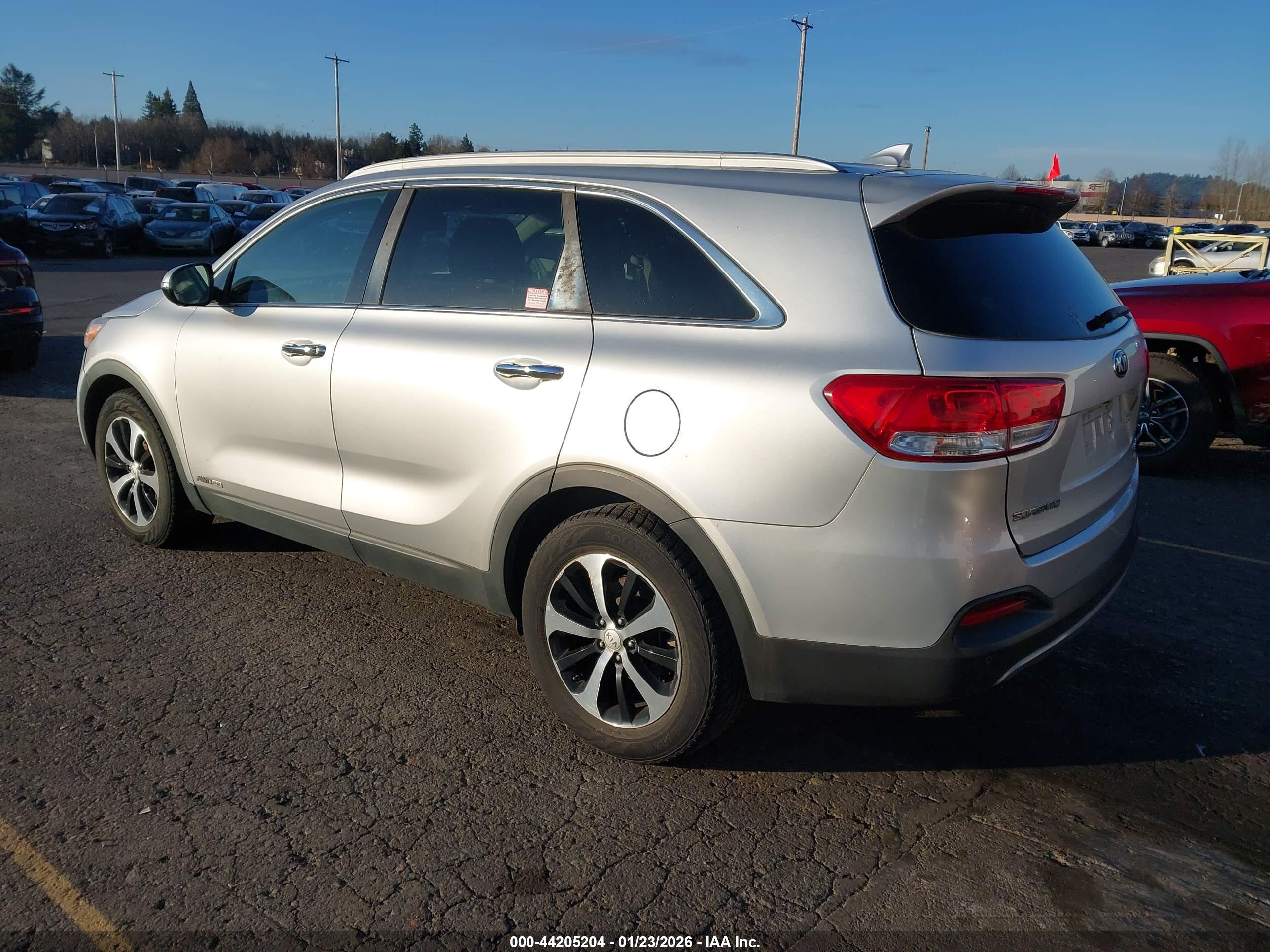 KIA SORENTO image 3