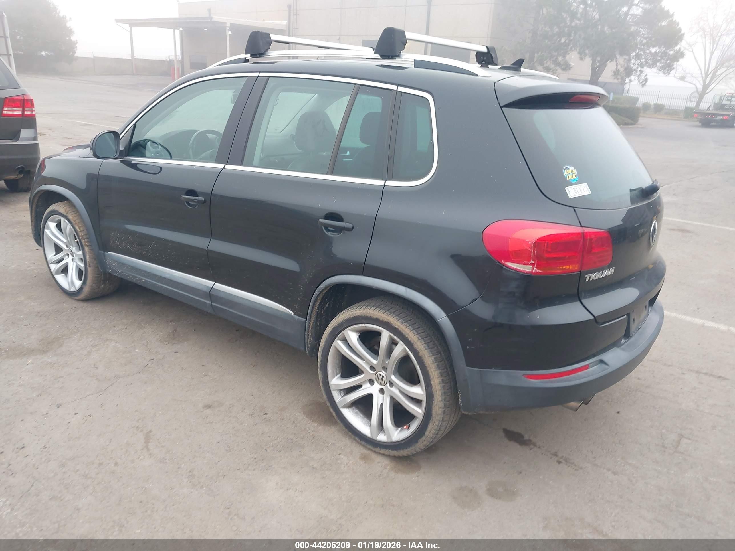 VOLKSWAGEN TIGUAN image 3