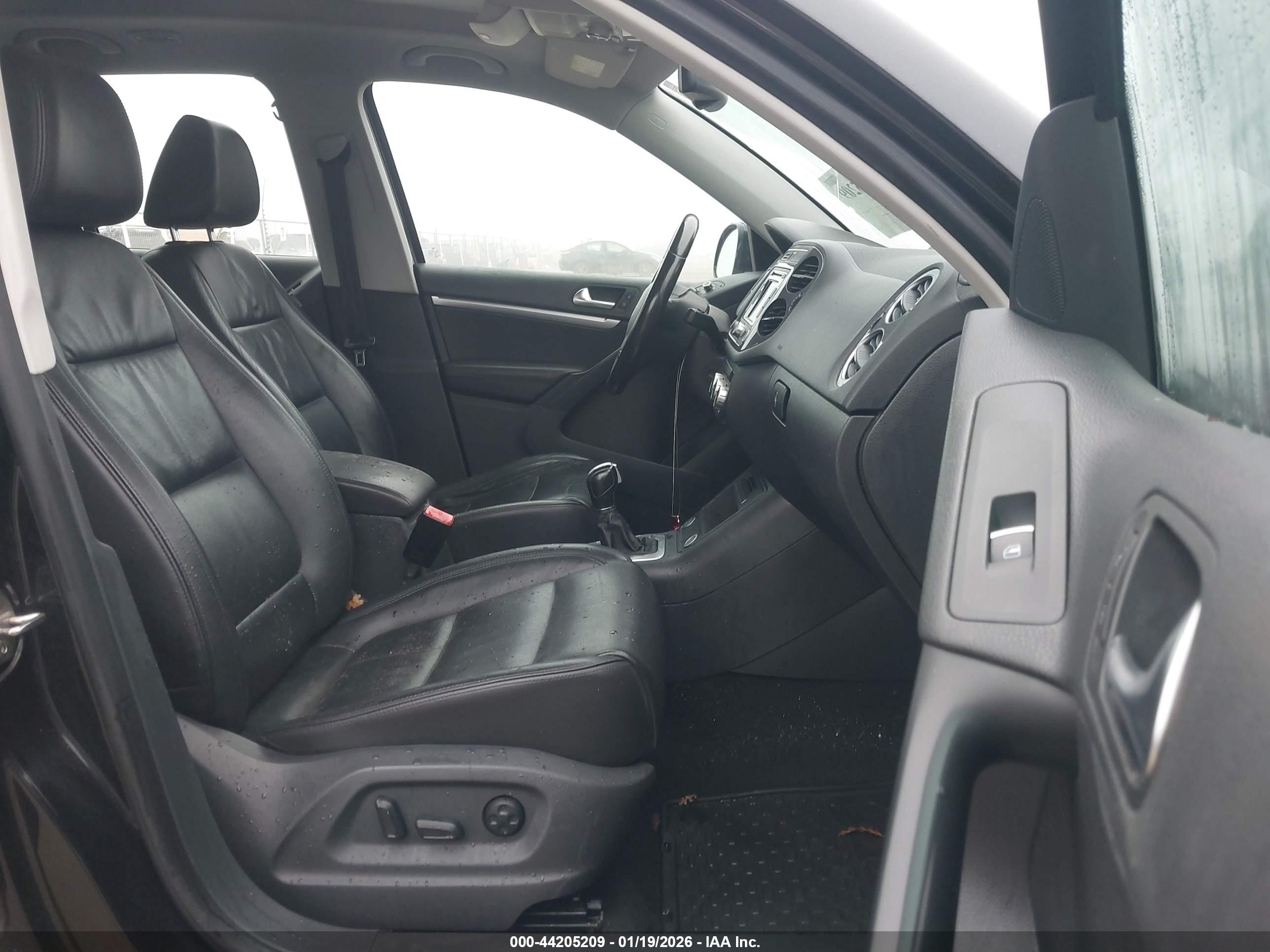 VOLKSWAGEN TIGUAN image 5