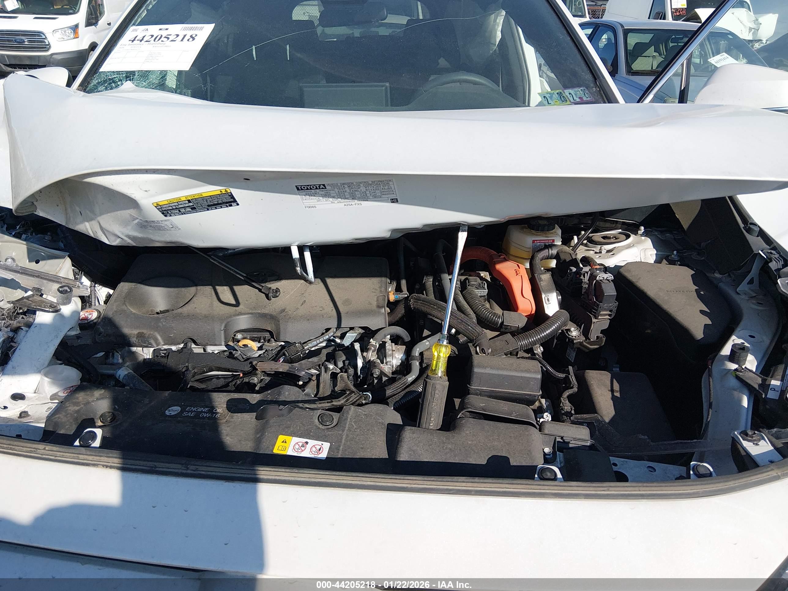 TOYOTA RAV4 image 10