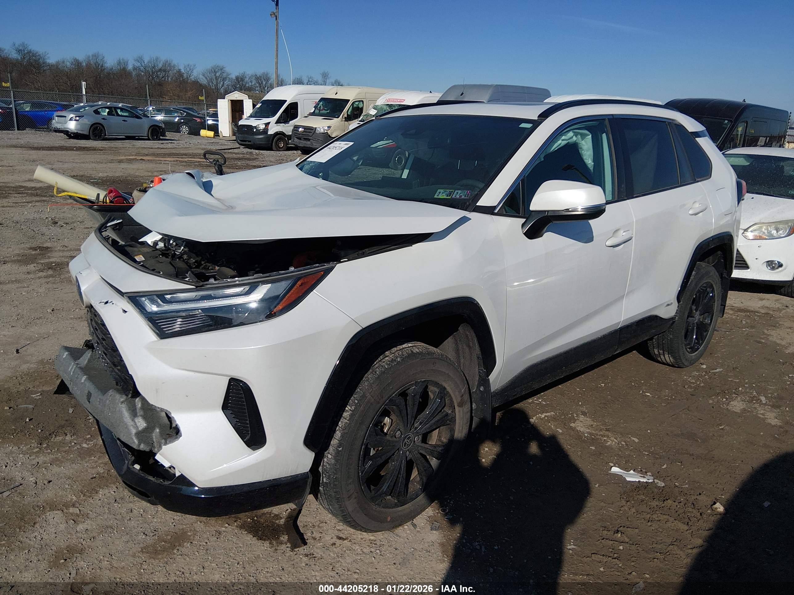 TOYOTA RAV4 image 2