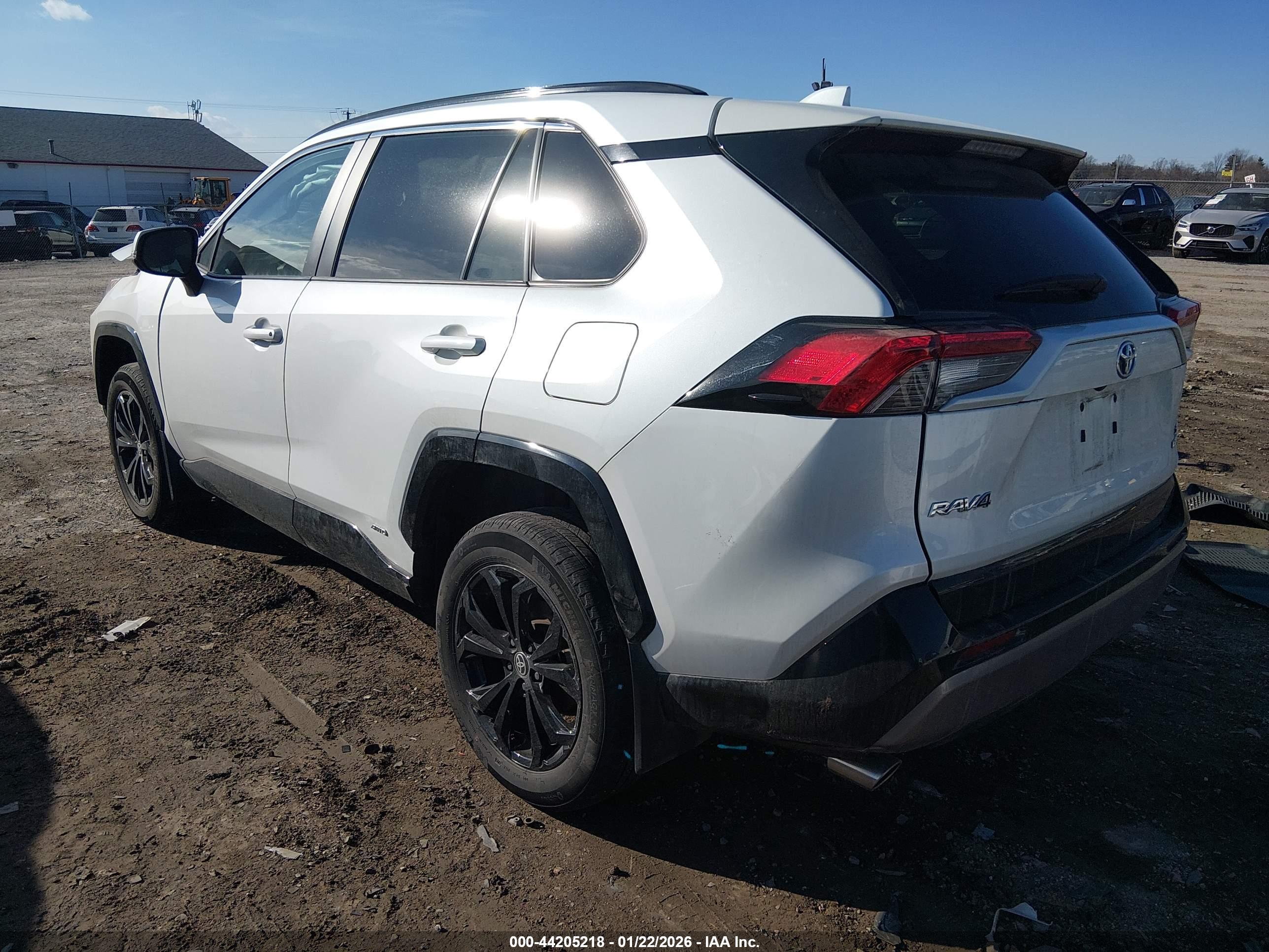 TOYOTA RAV4 image 3