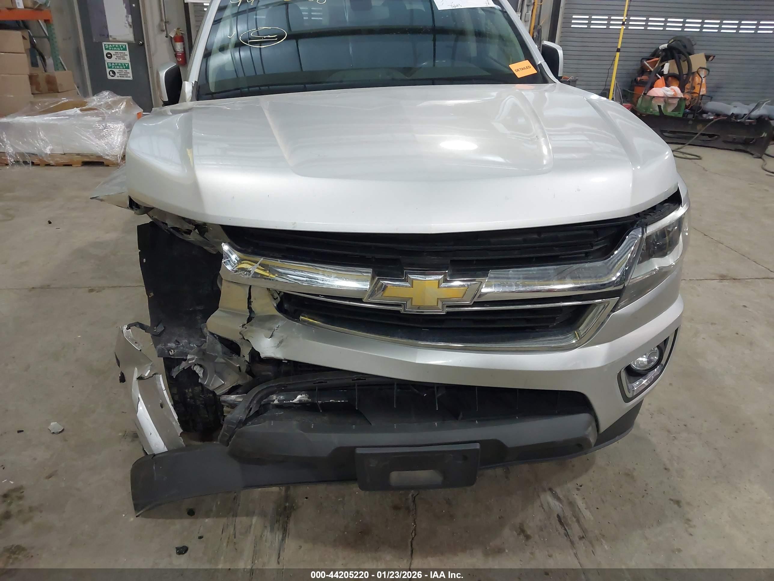 CHEVROLET COLORADO image 6