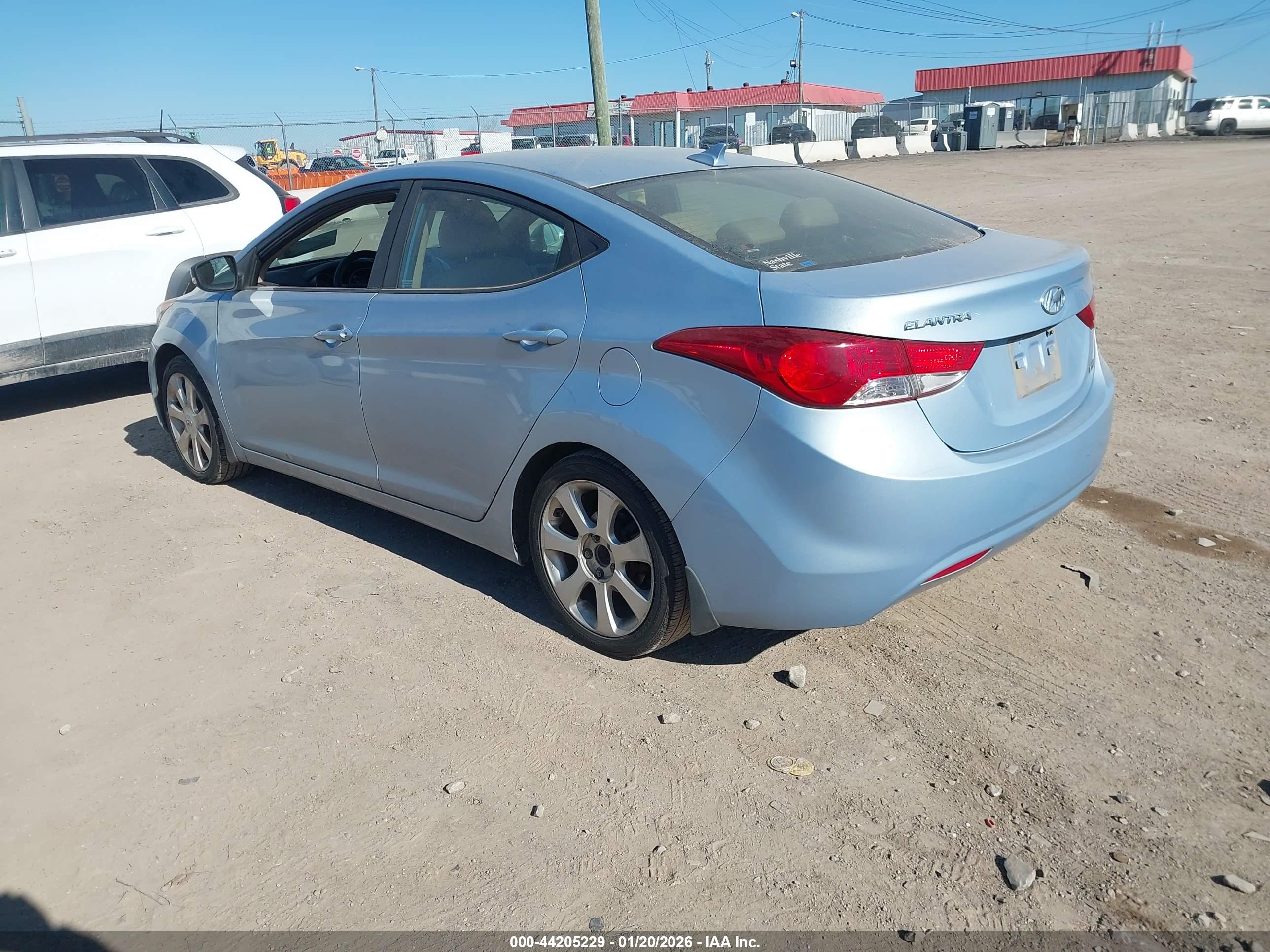HYUNDAI ELANTRA image 3
