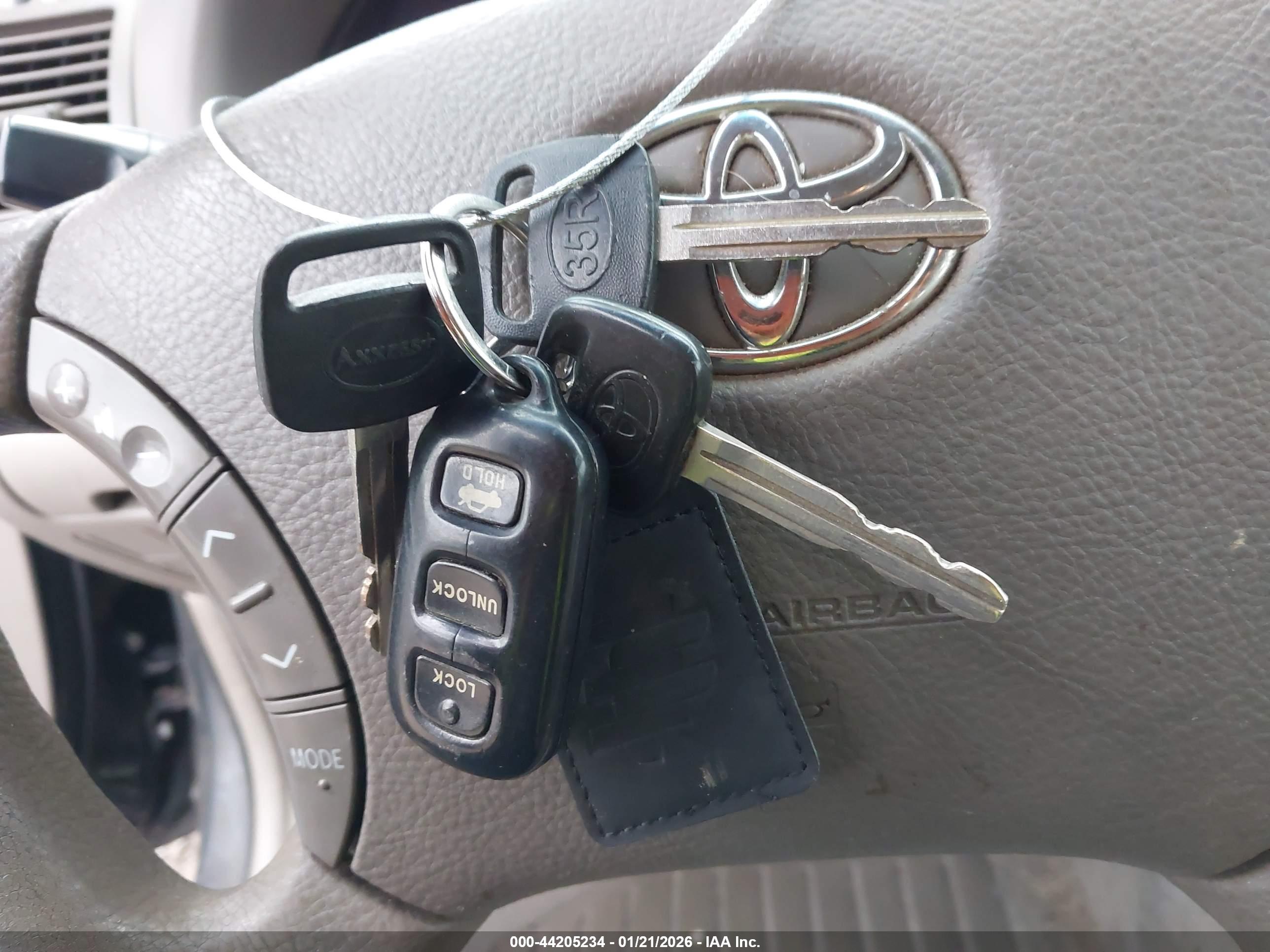 TOYOTA CAMRY image 11