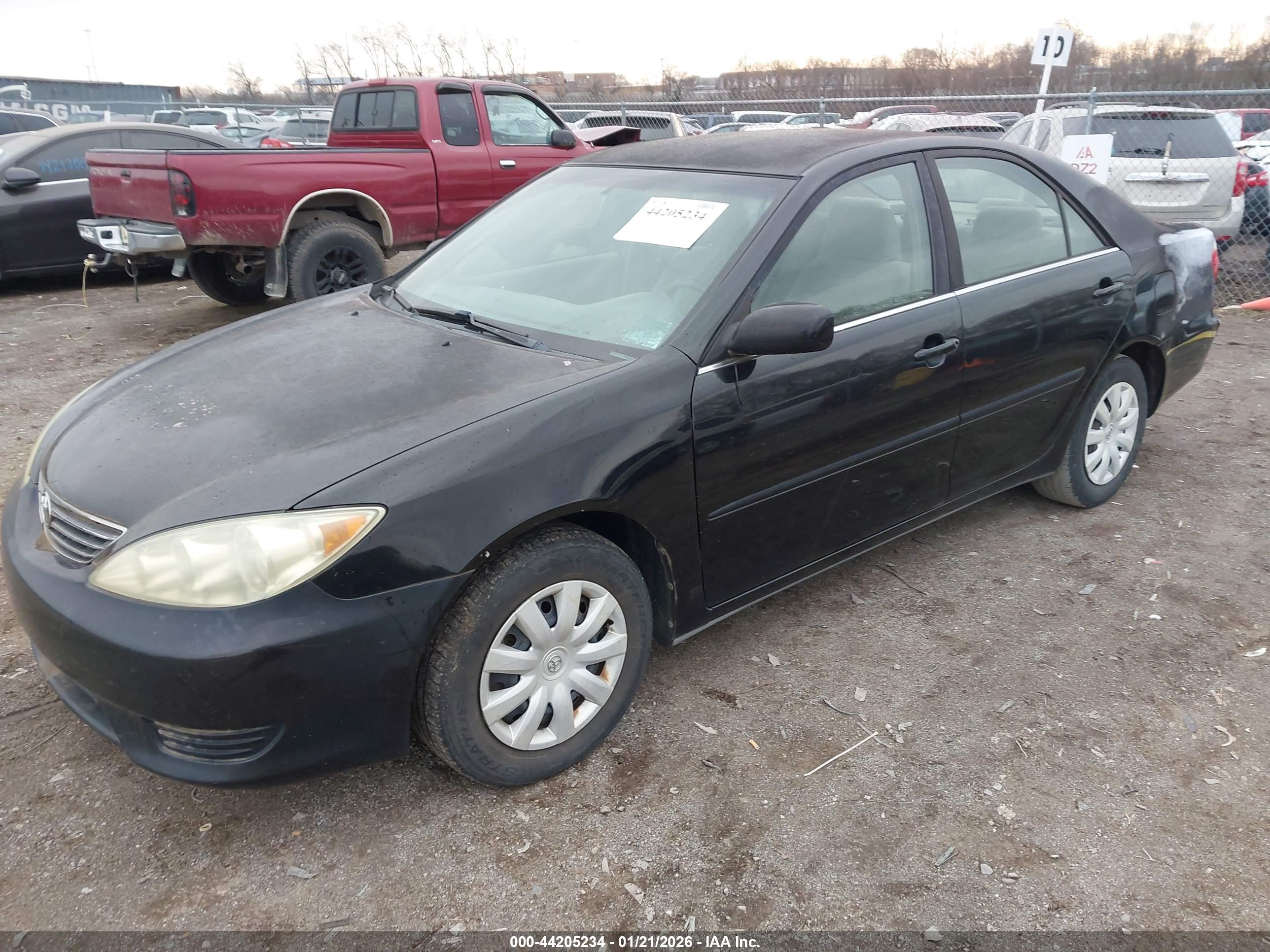 TOYOTA CAMRY image 2