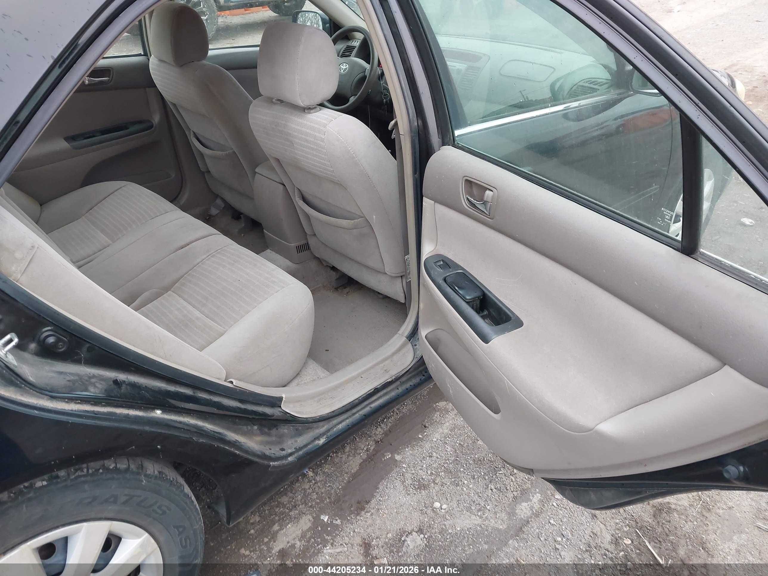 TOYOTA CAMRY image 8