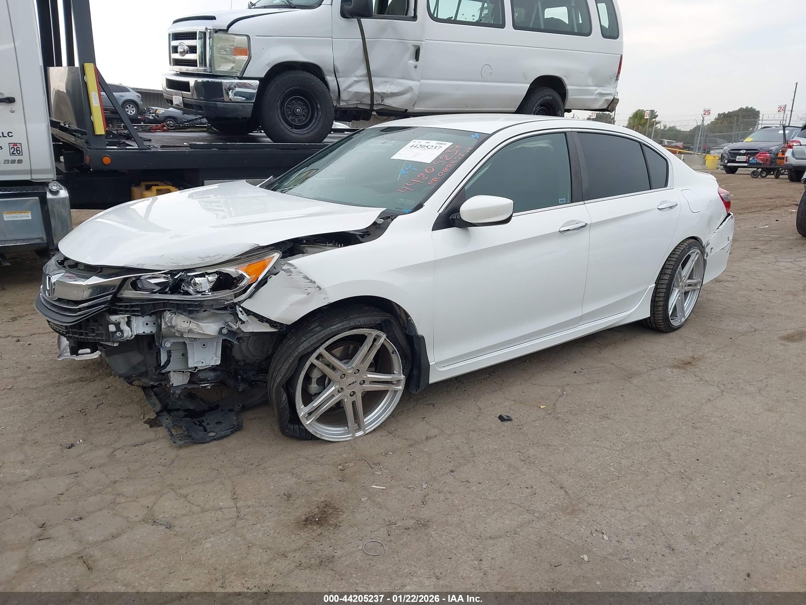 HONDA ACCORD image 2