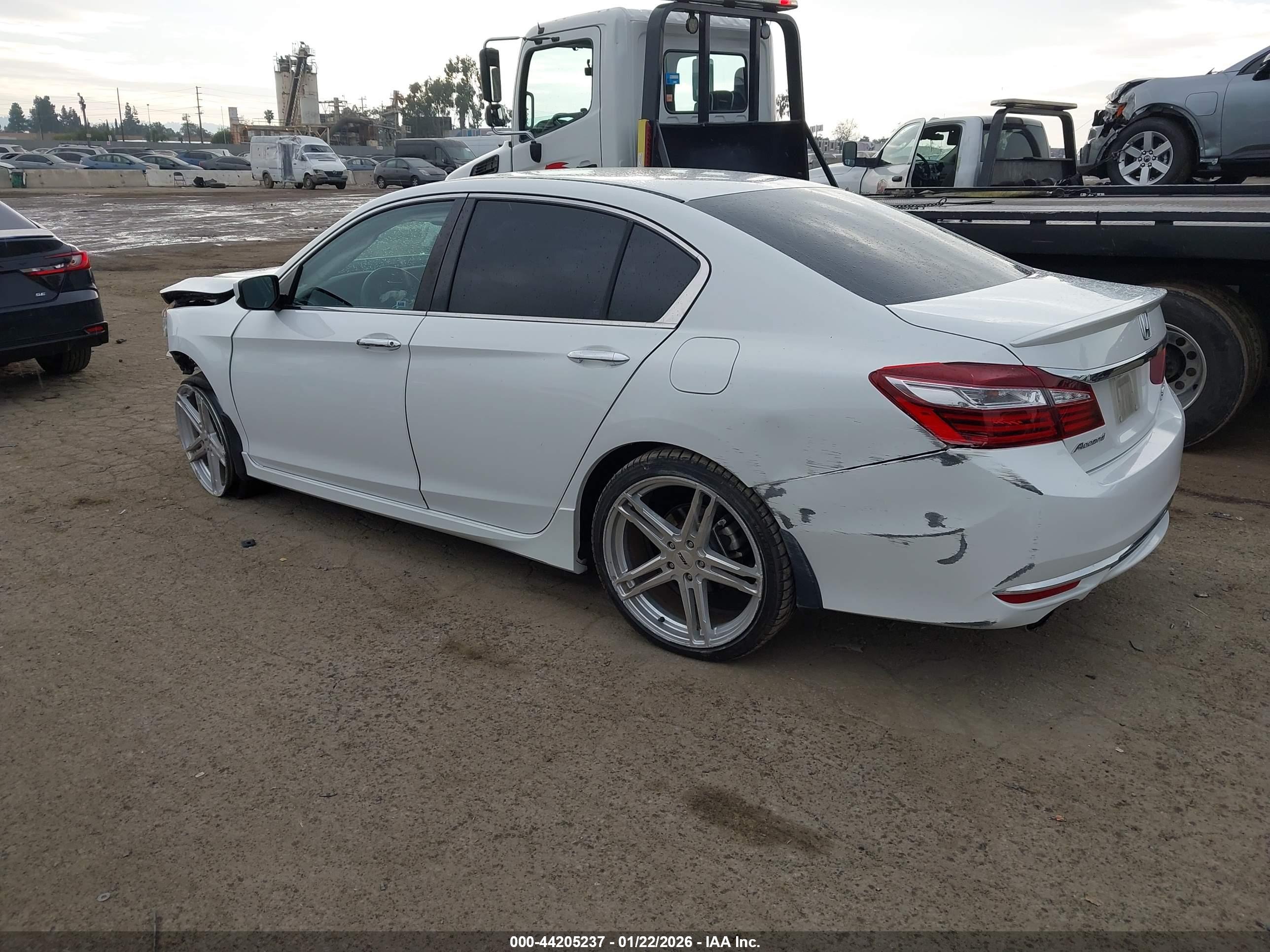 HONDA ACCORD image 3