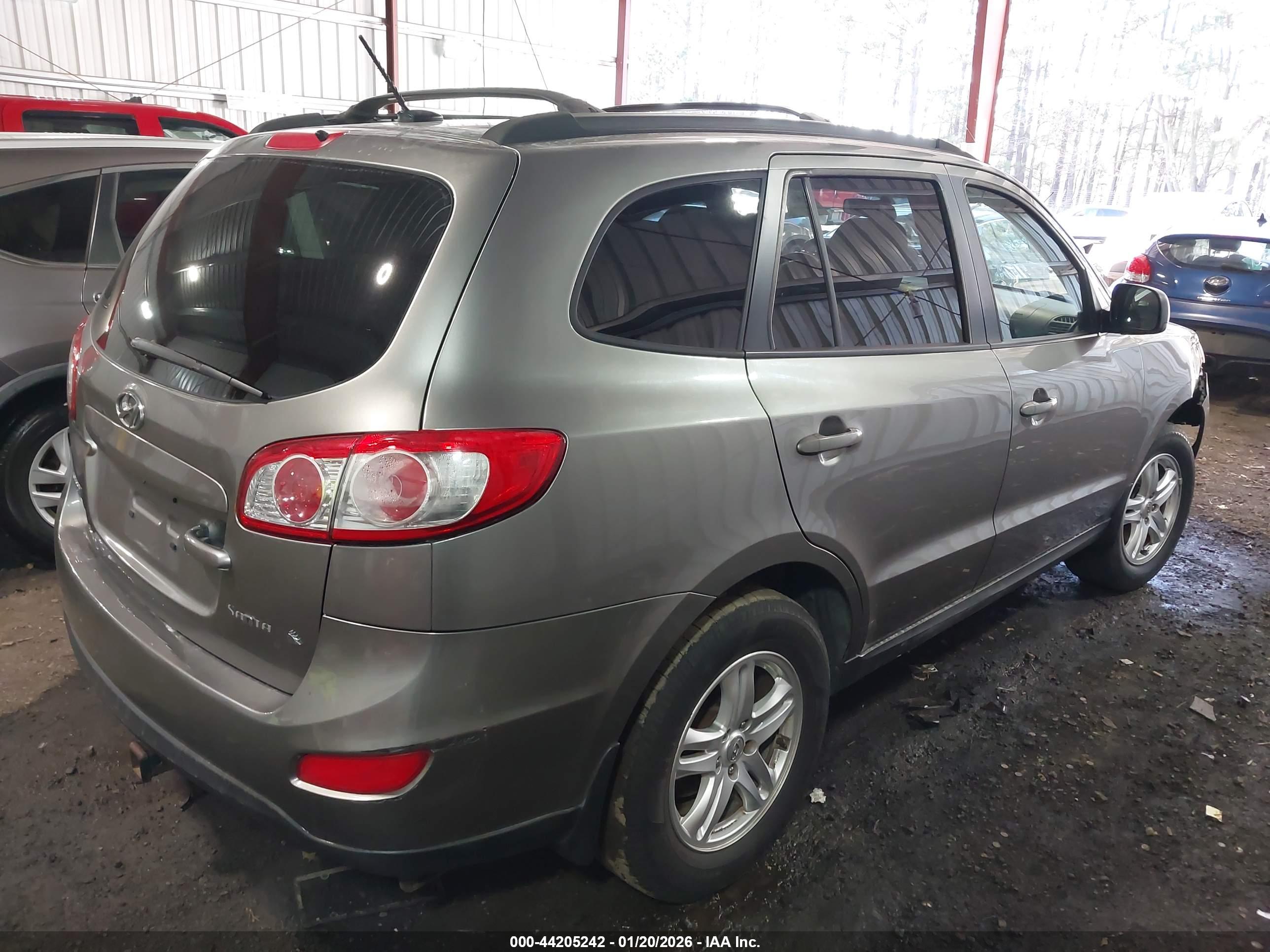 HYUNDAI SANTA image 4