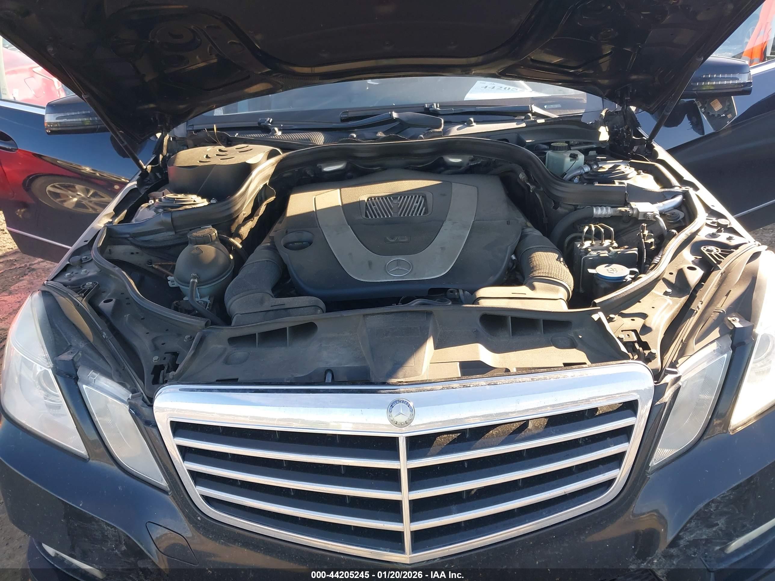 MERCEDES-BENZ E image 10