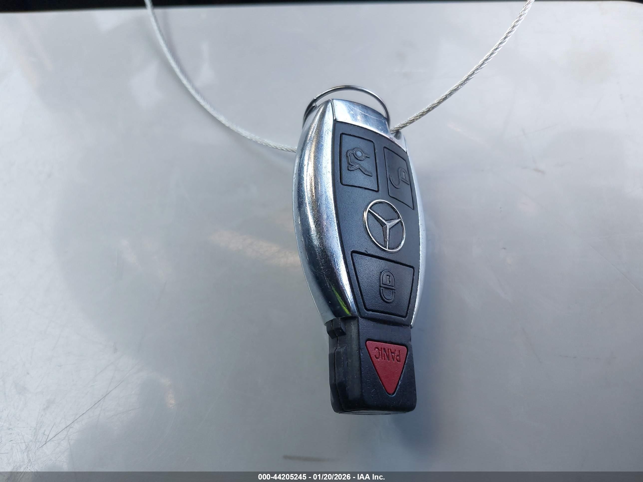 MERCEDES-BENZ E image 11