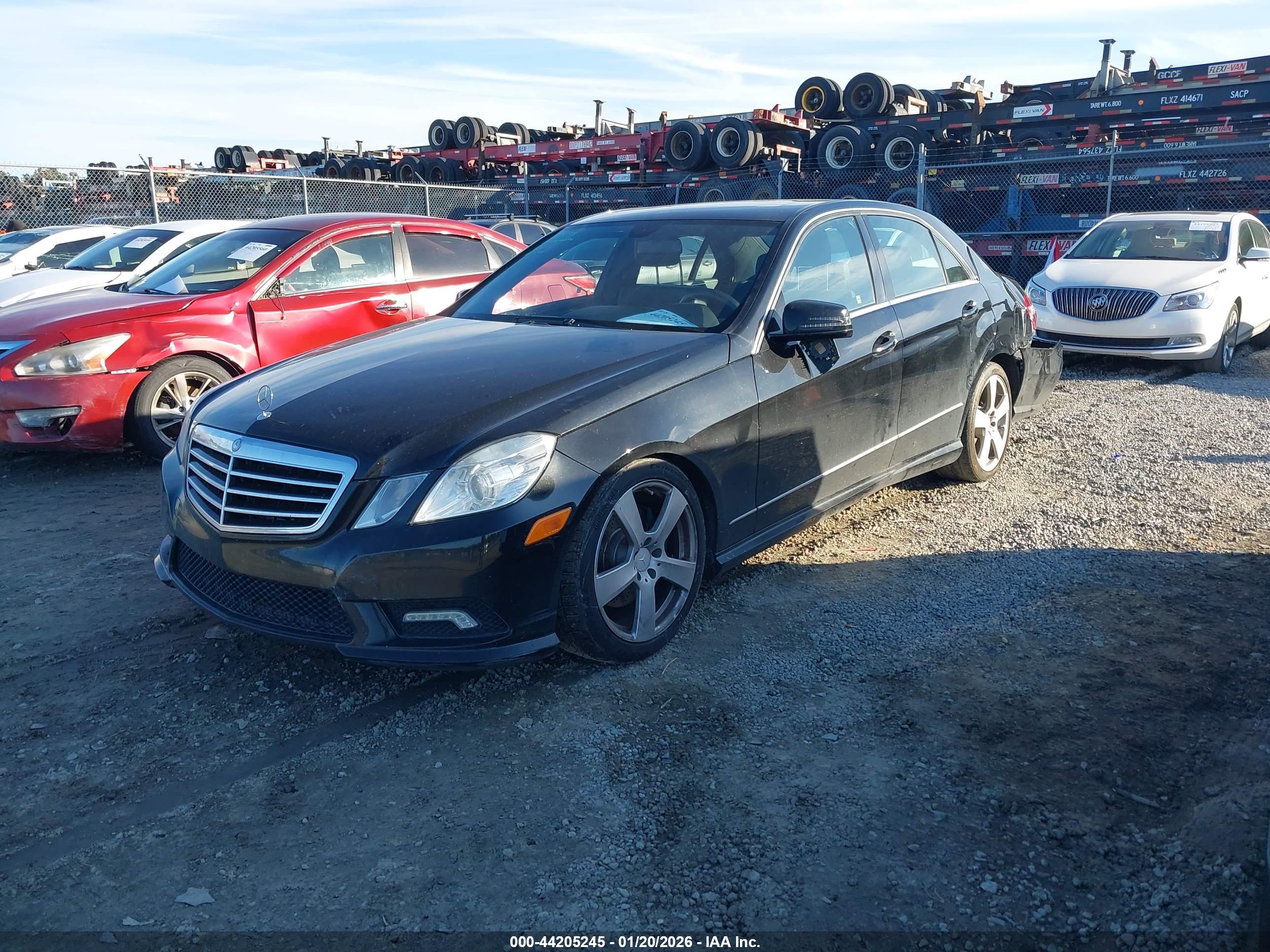 MERCEDES-BENZ E image 2