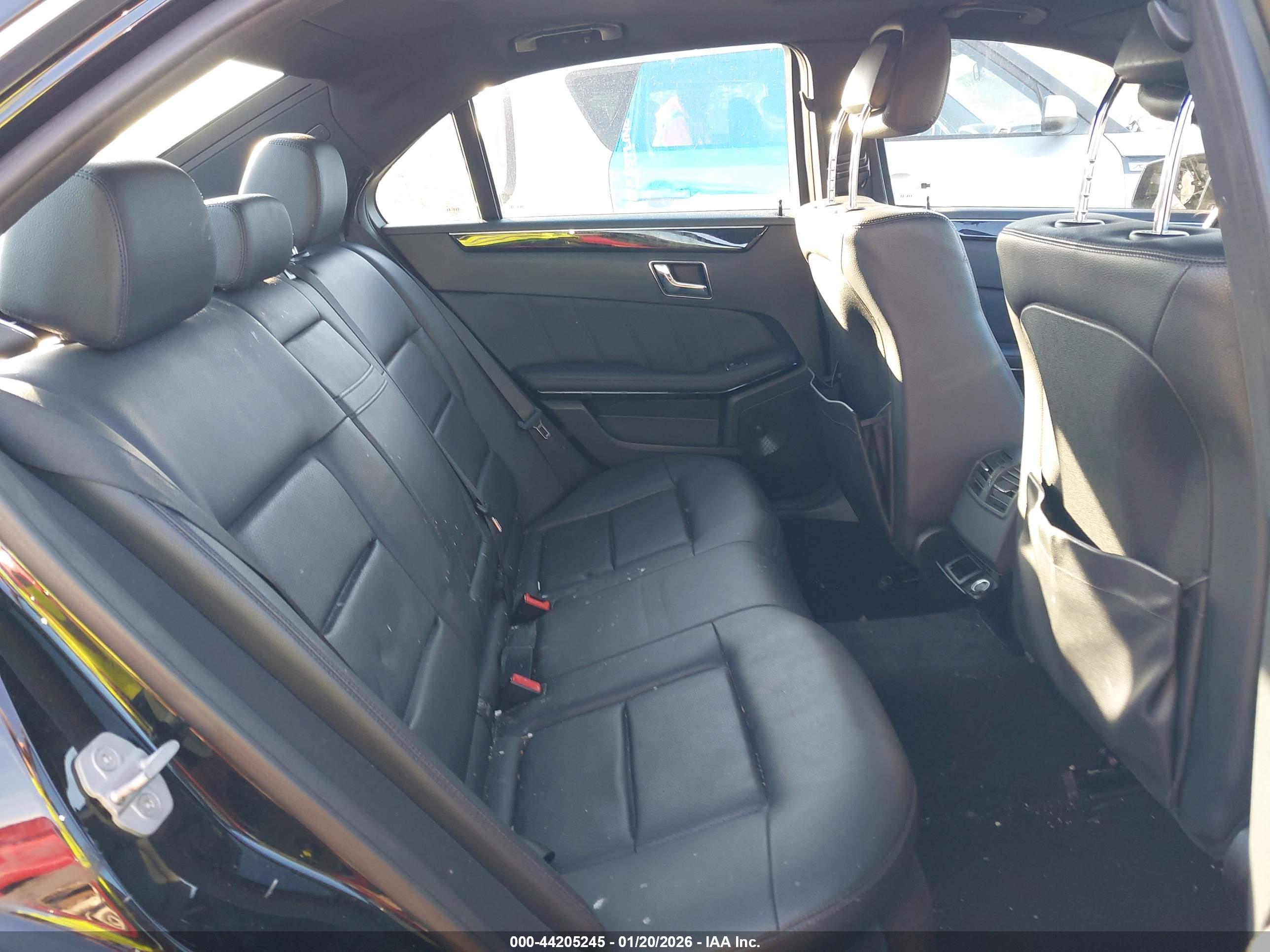 MERCEDES-BENZ E image 8