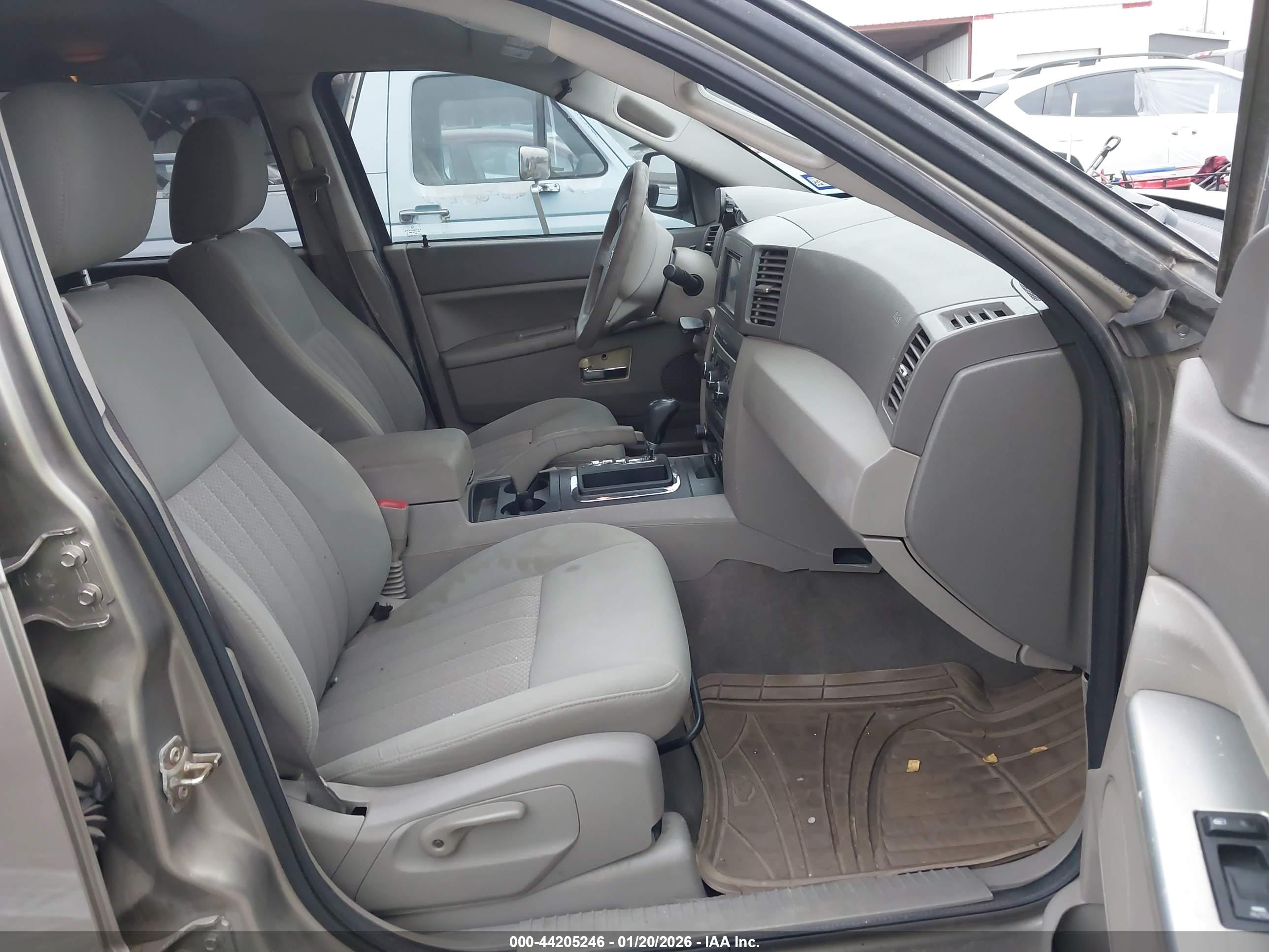 JEEP GRAND image 5