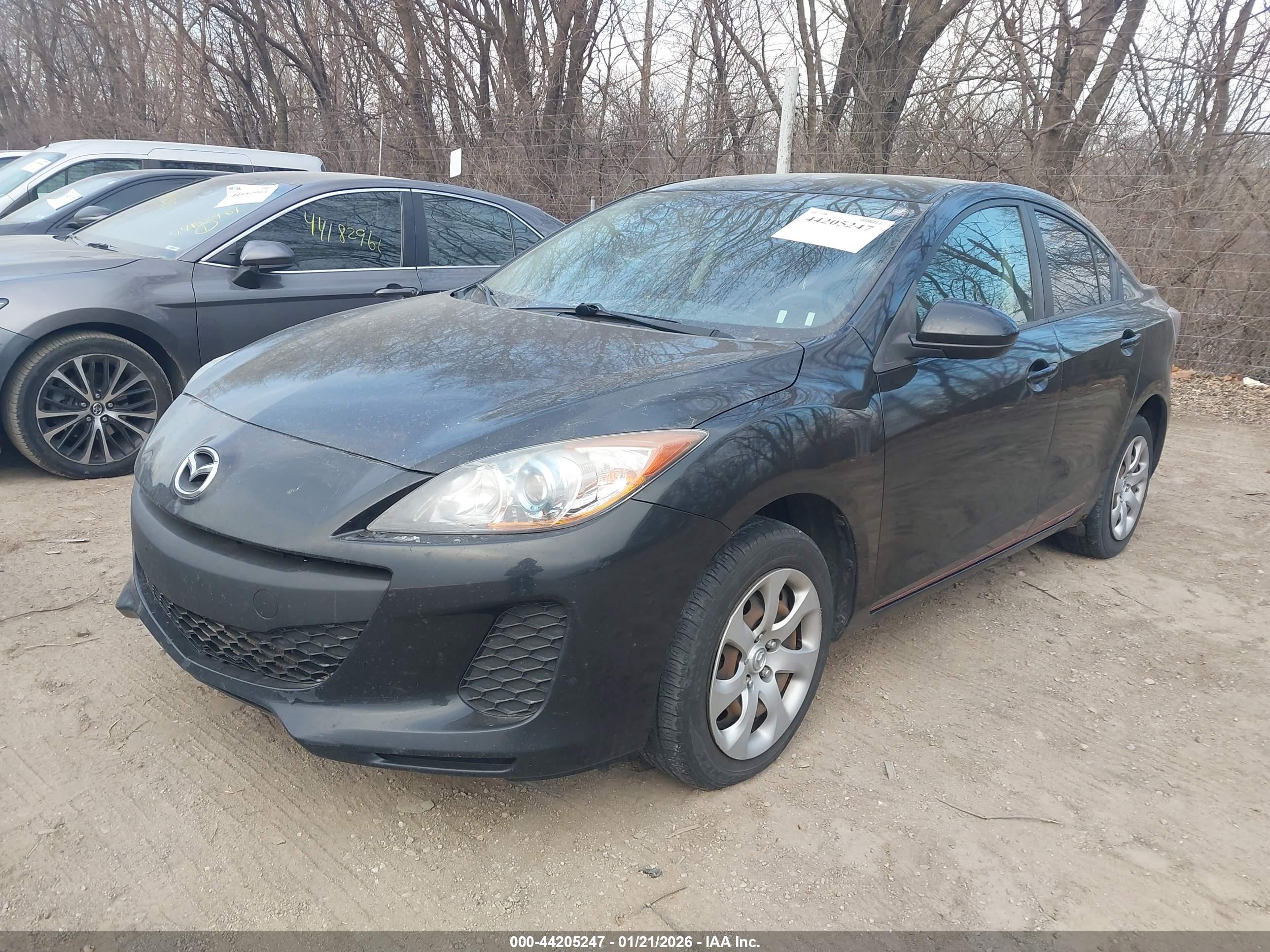 MAZDA MAZDA3 image 2