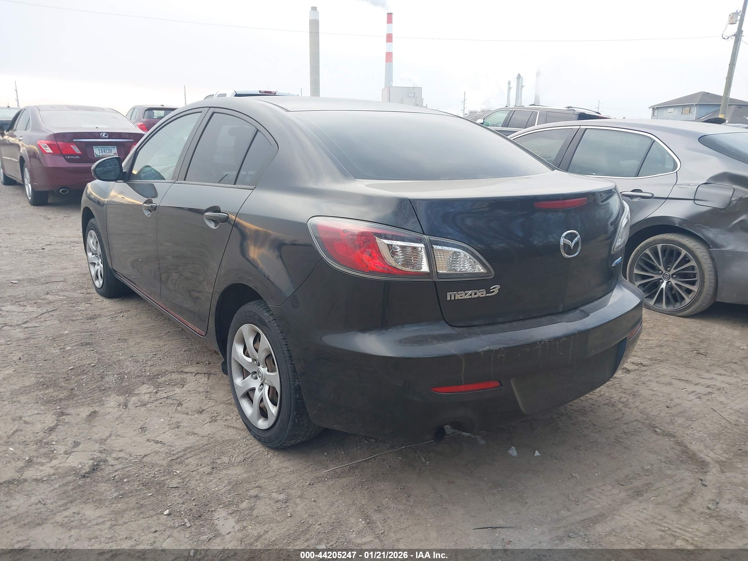 MAZDA MAZDA3 image 3