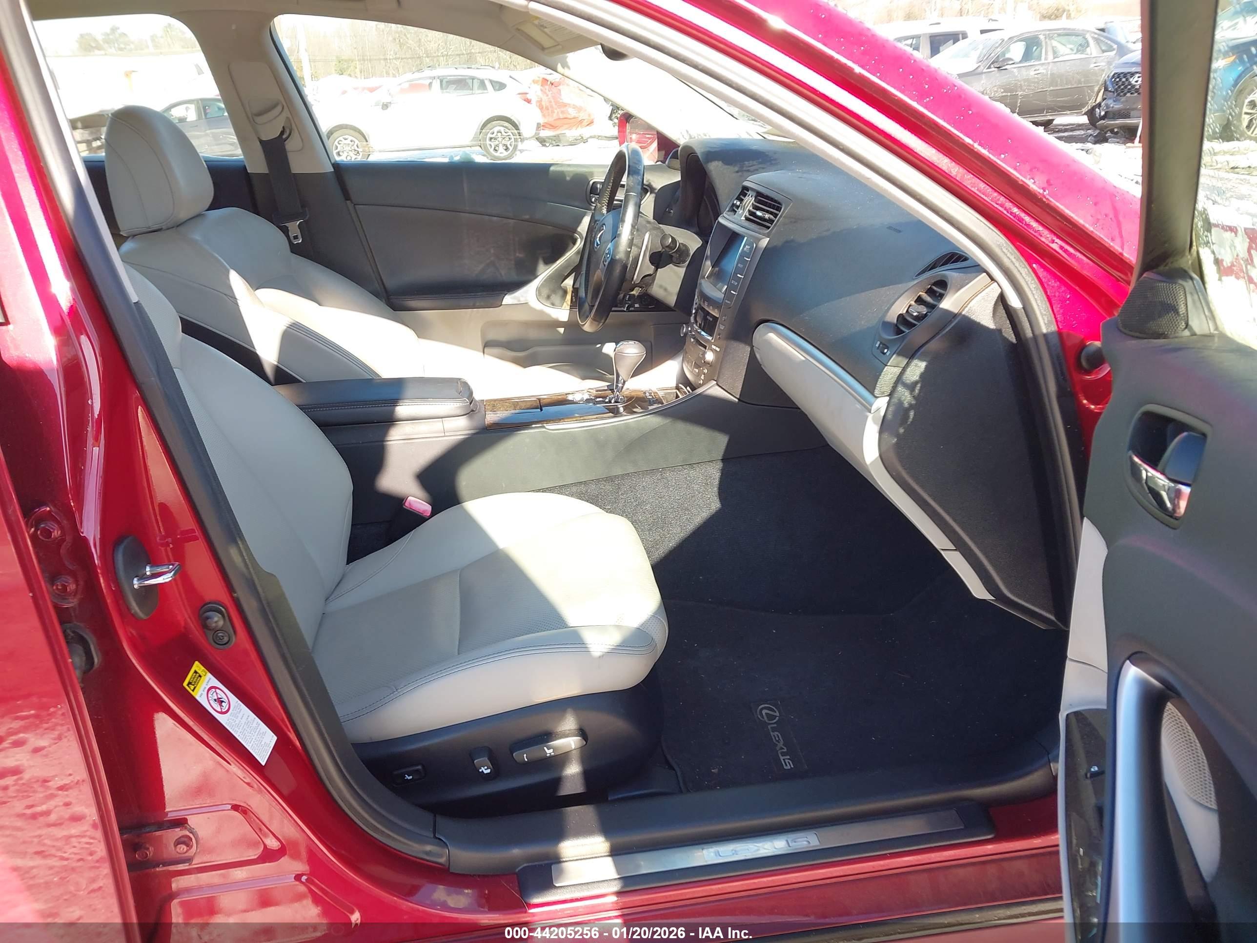 LEXUS IS image 5