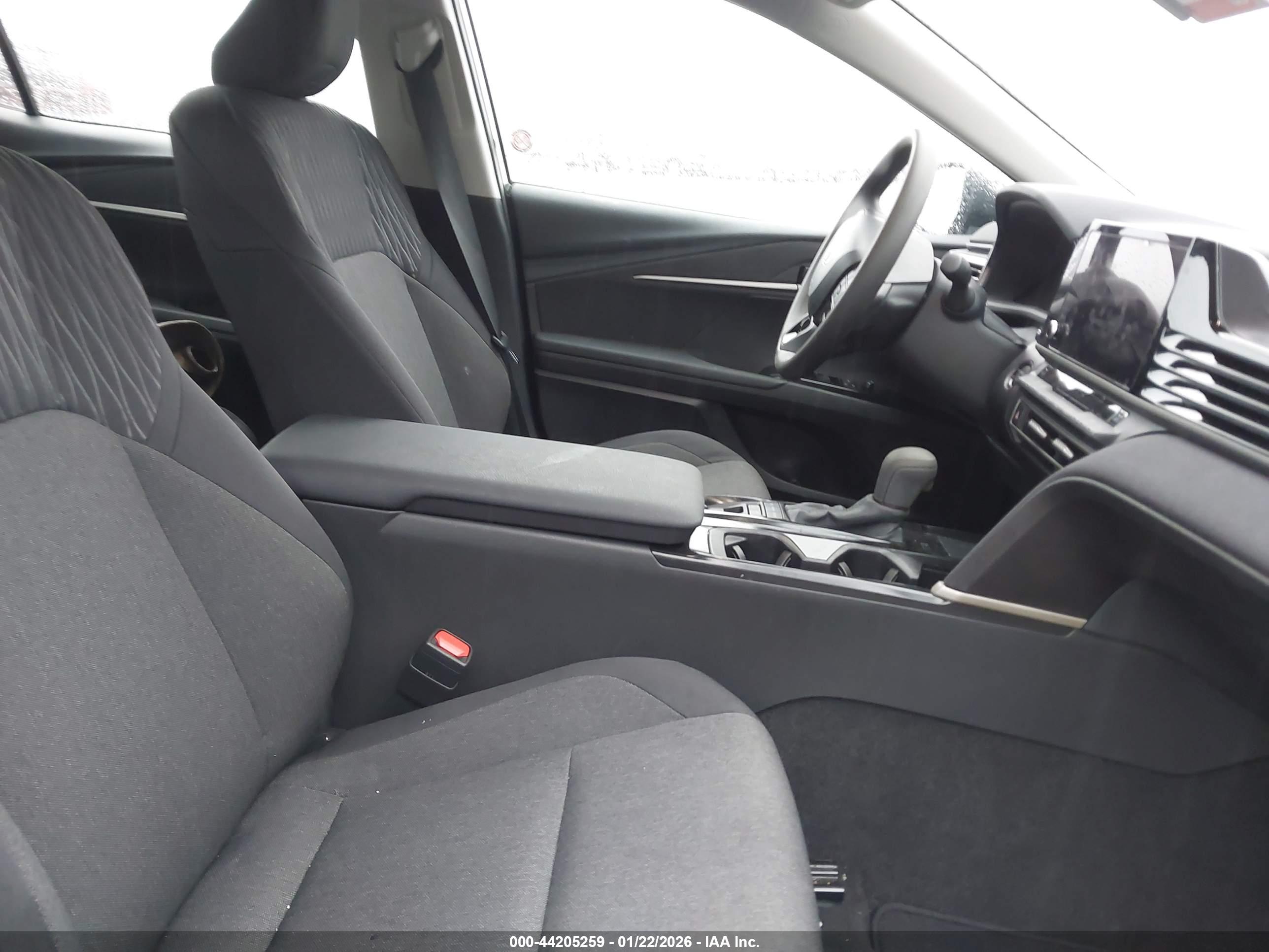 TOYOTA CAMRY image 5