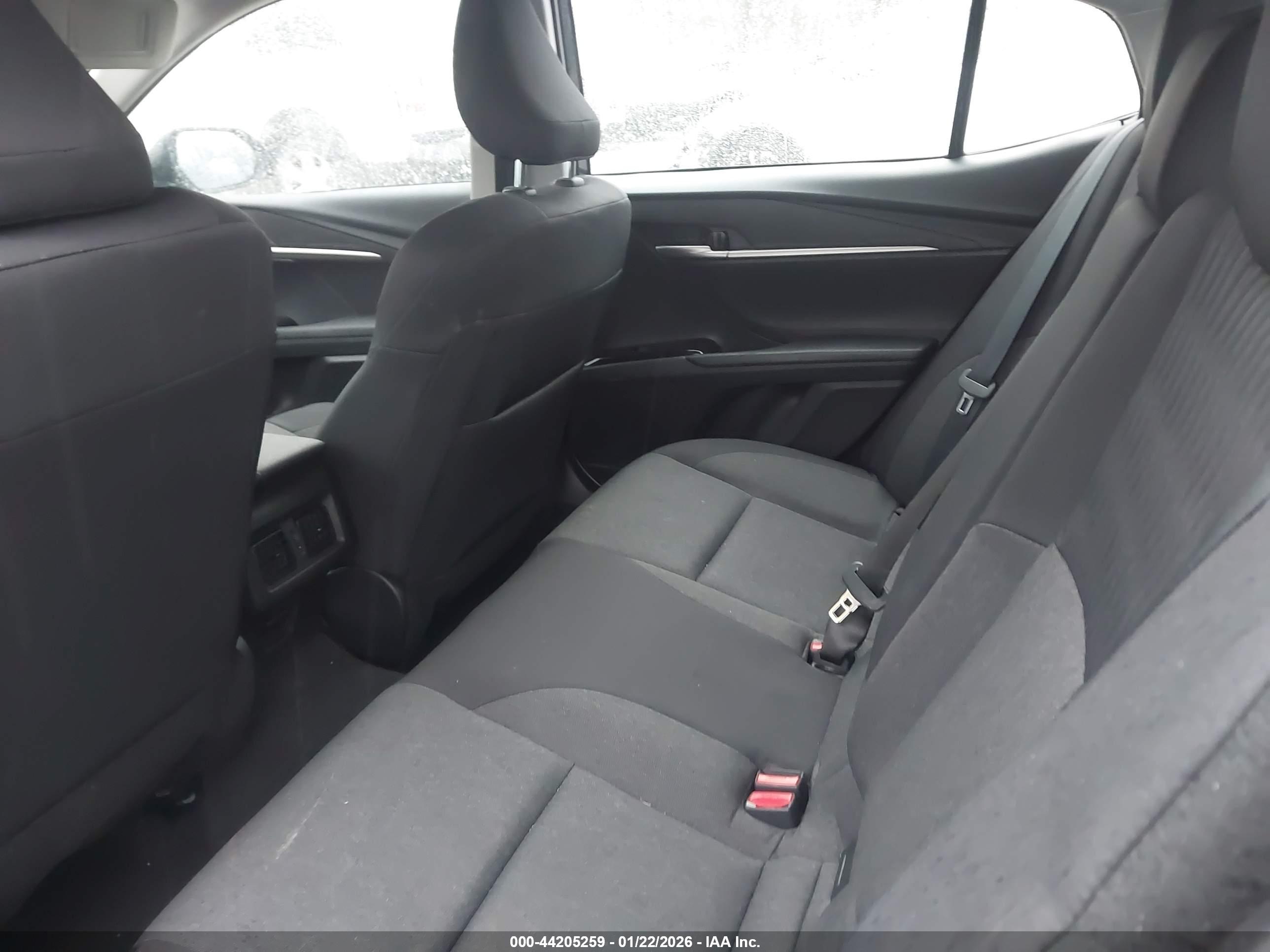 TOYOTA CAMRY image 8
