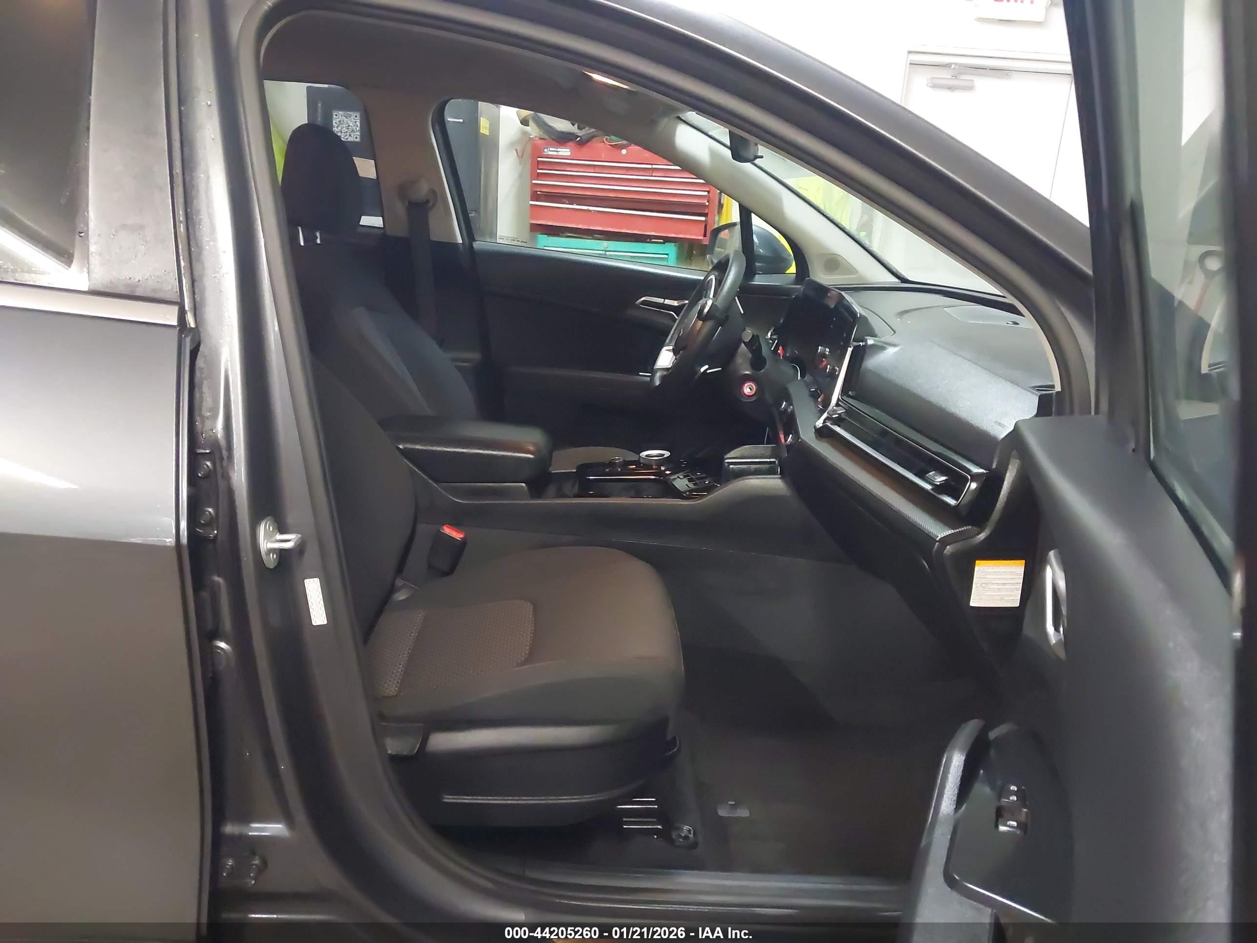 KIA SPORTAGE image 5